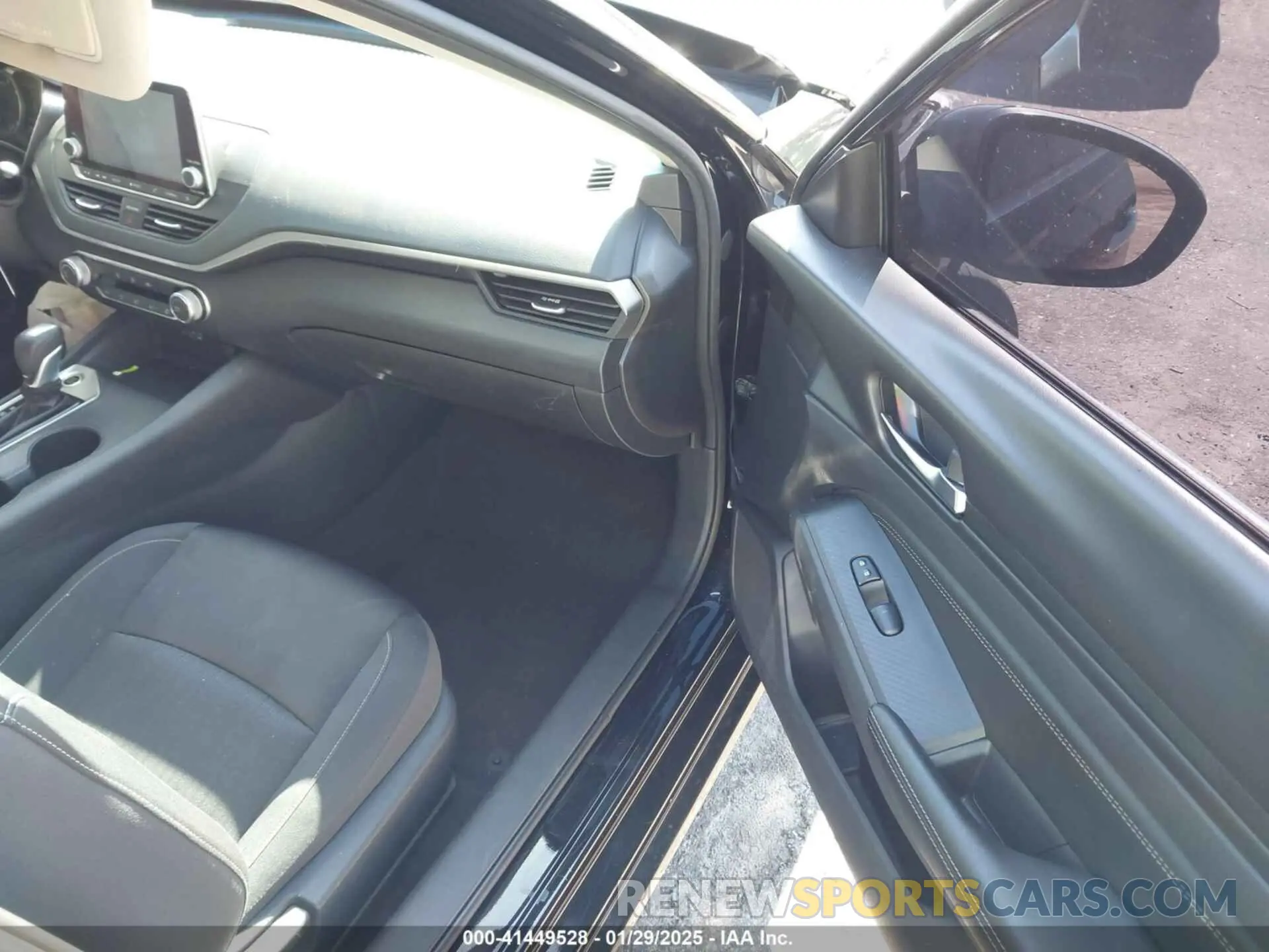 5 Photograph of a damaged car 1N4BL4BVXLC243162 NISSAN ALTIMA 2020