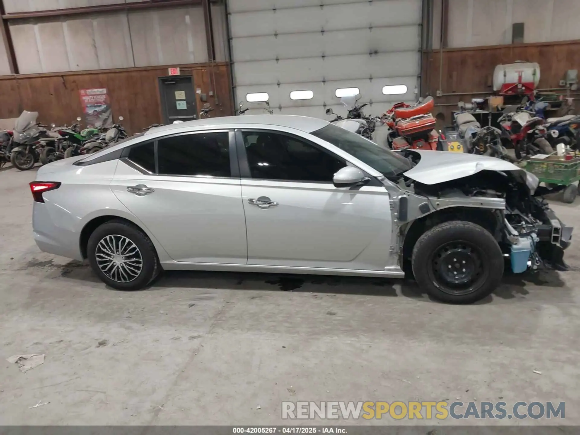 13 Photograph of a damaged car 1N4BL4BVXLC250435 NISSAN ALTIMA 2020