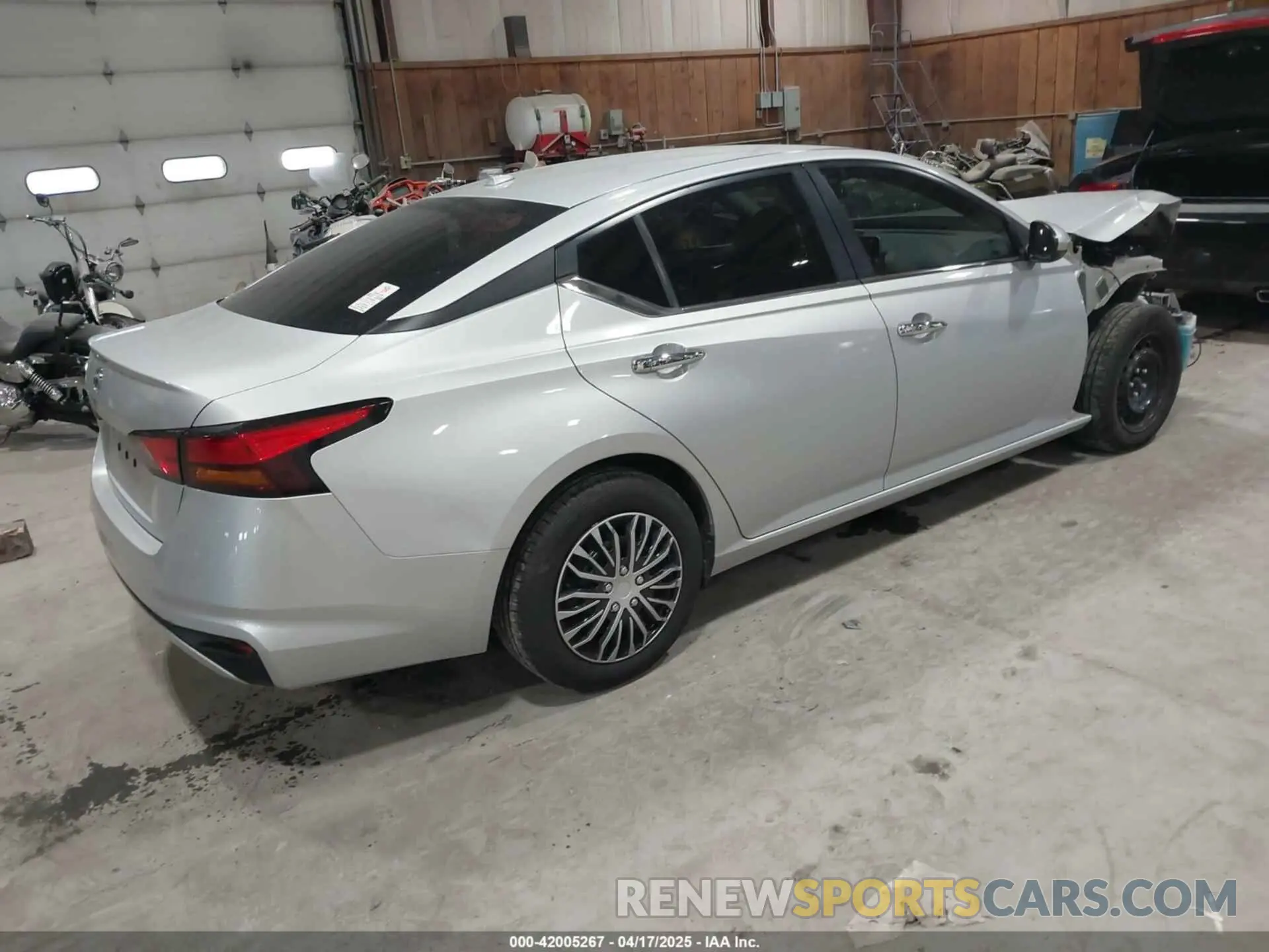 4 Photograph of a damaged car 1N4BL4BVXLC250435 NISSAN ALTIMA 2020