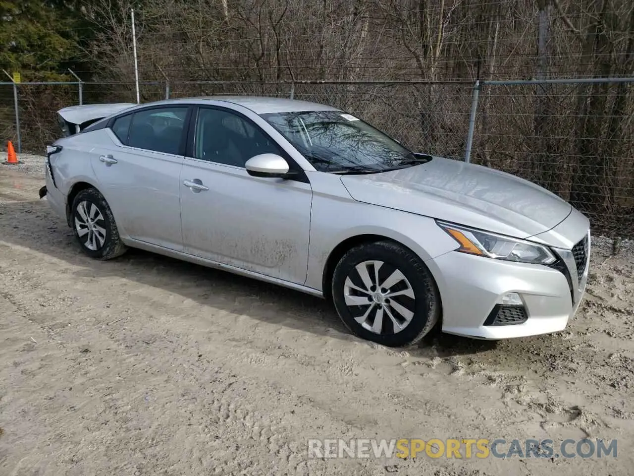 4 Photograph of a damaged car 1N4BL4BVXLC257563 NISSAN ALTIMA 2020