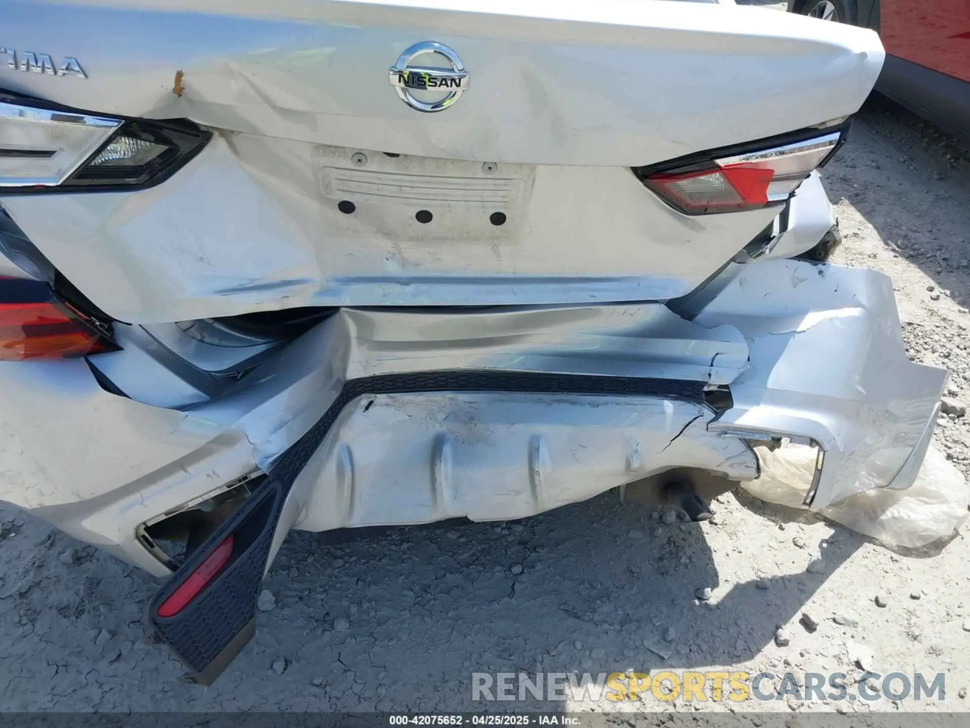 15 Photograph of a damaged car 1N4BL4BVXLC265632 NISSAN ALTIMA 2020