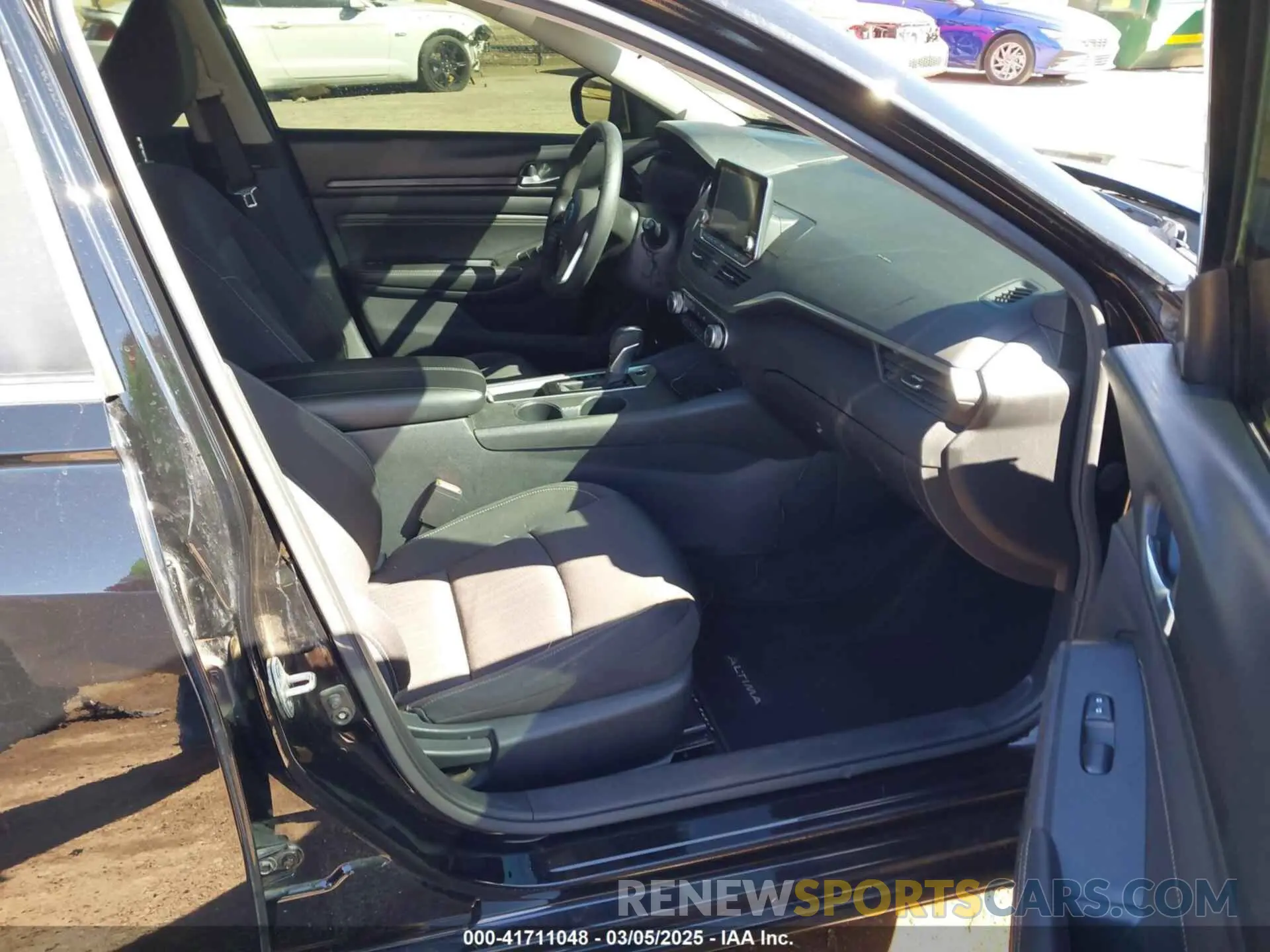 5 Photograph of a damaged car 1N4BL4BVXLC275531 NISSAN ALTIMA 2020