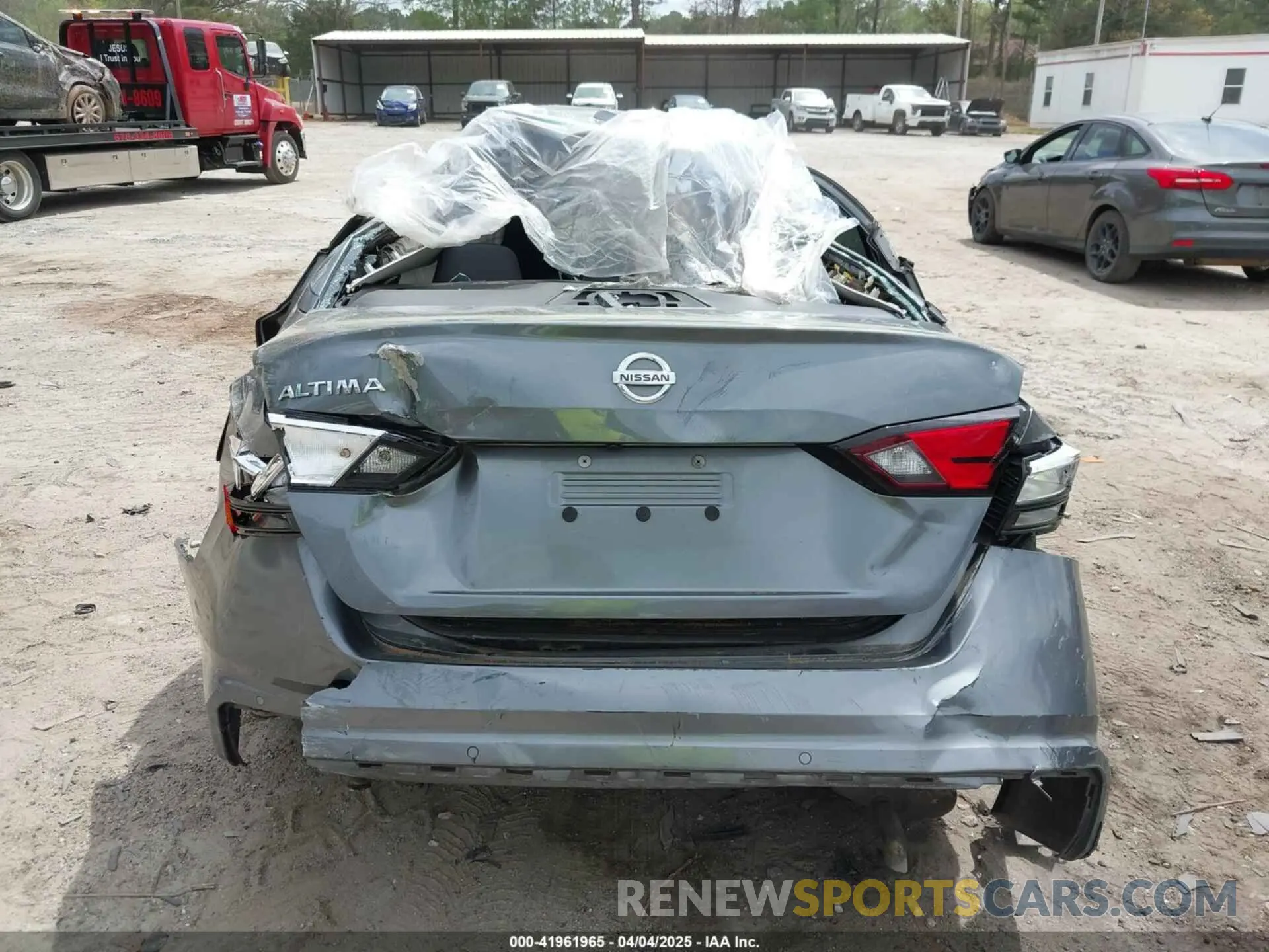 17 Photograph of a damaged car 1N4BL4BVXLN321637 NISSAN ALTIMA 2020