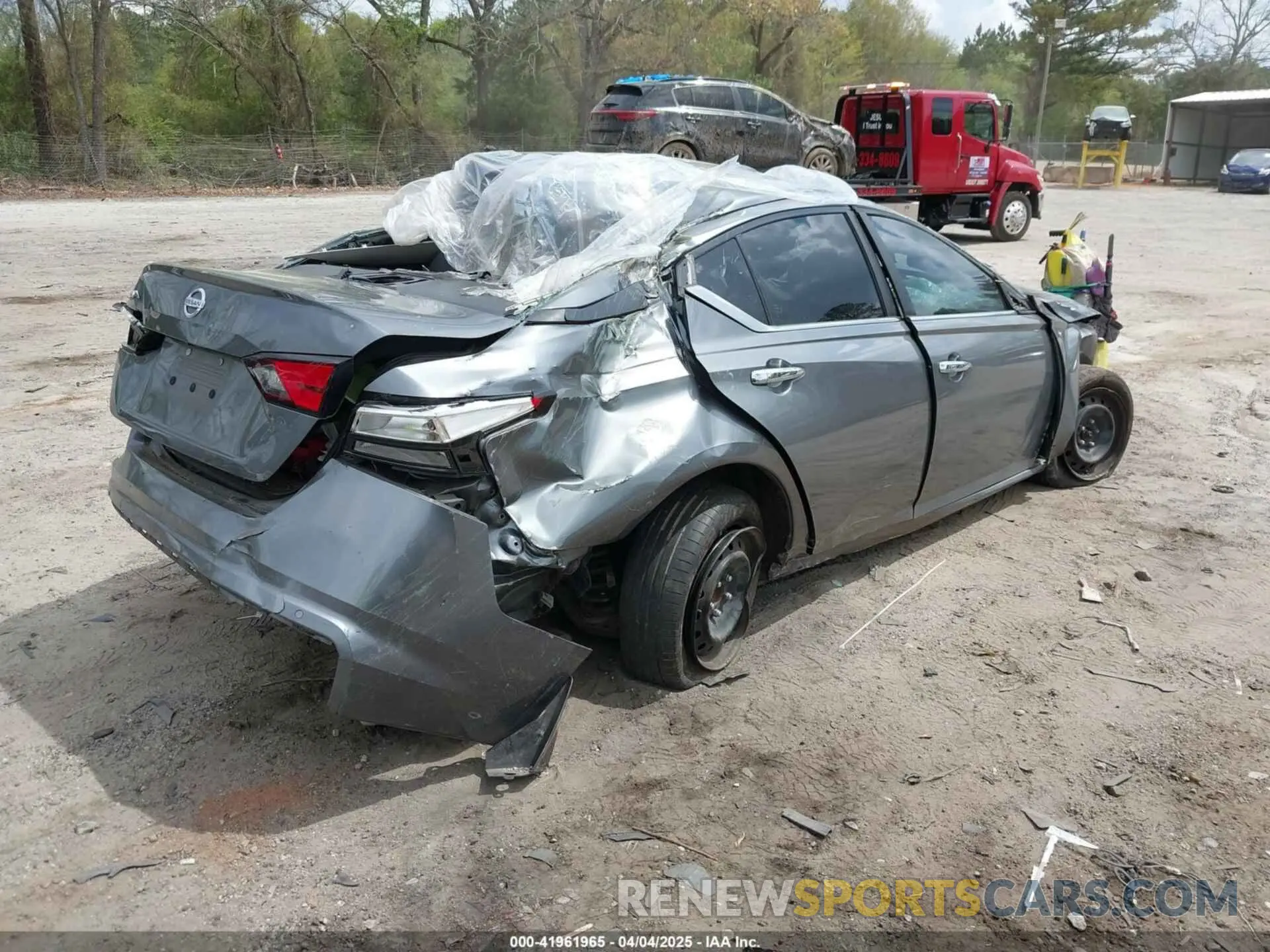 4 Photograph of a damaged car 1N4BL4BVXLN321637 NISSAN ALTIMA 2020