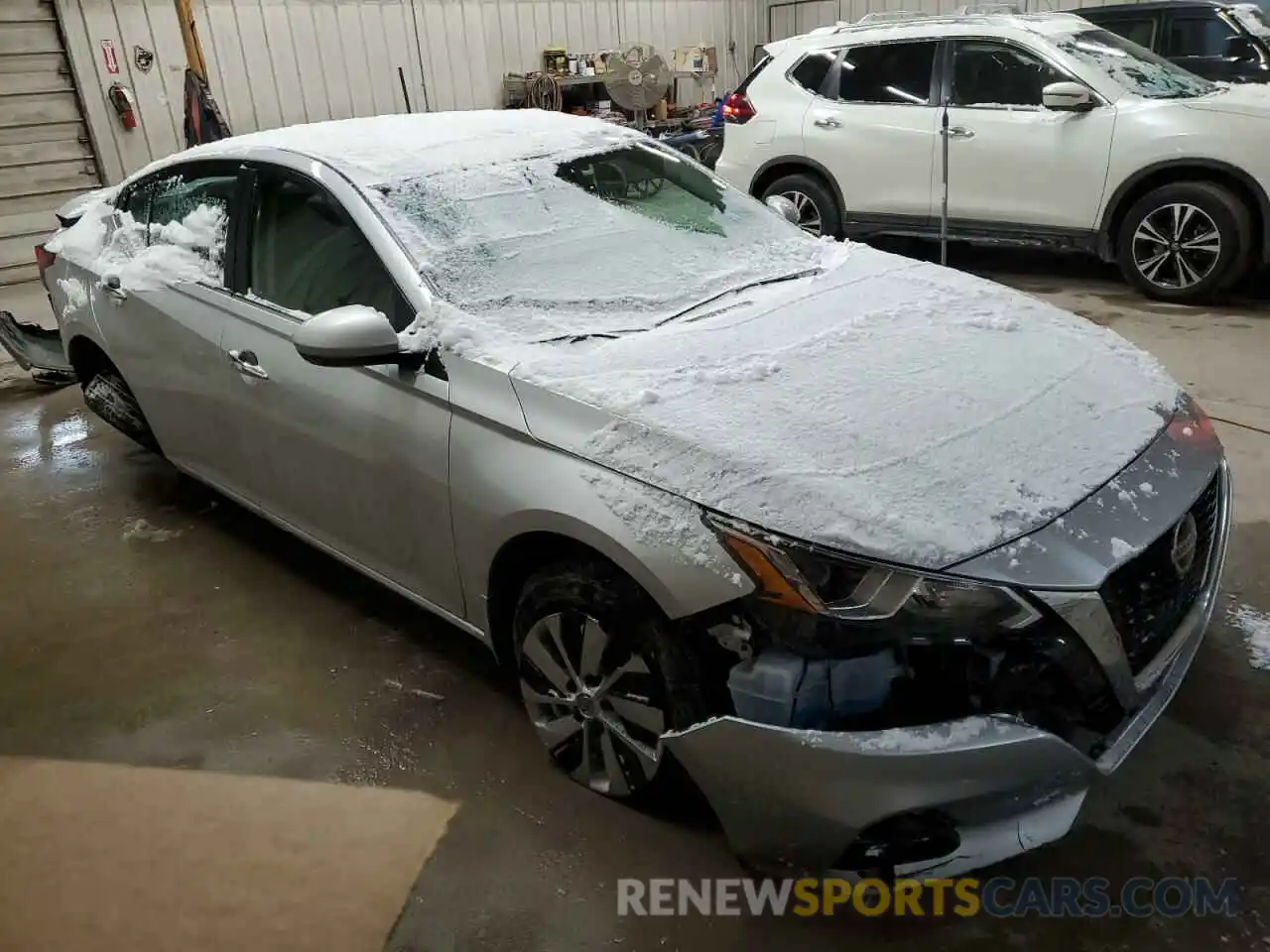 4 Photograph of a damaged car 1N4BL4BW7LC234542 NISSAN ALTIMA 2020