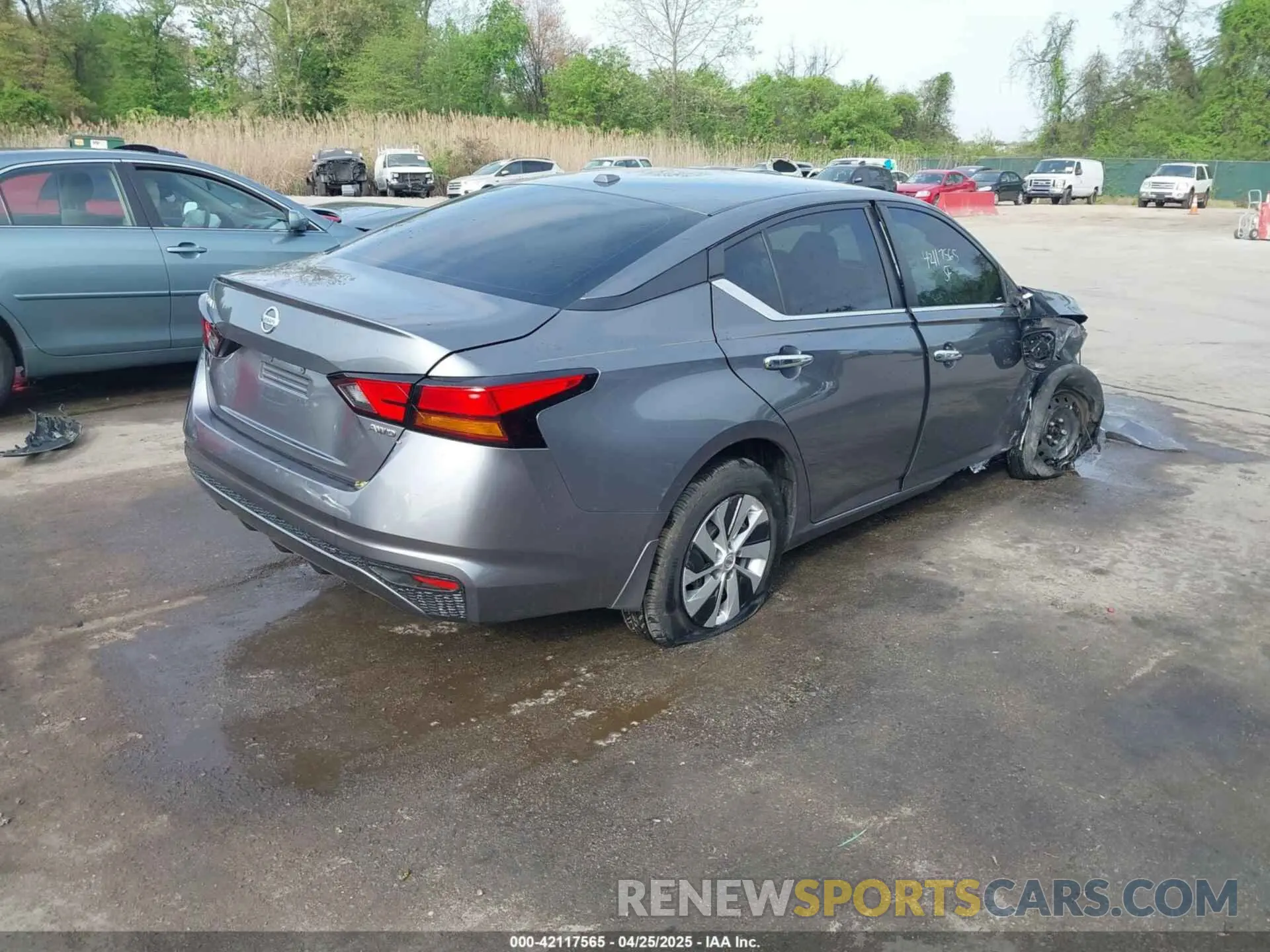 4 Photograph of a damaged car 1N4BL4BW9LC176675 NISSAN ALTIMA 2020