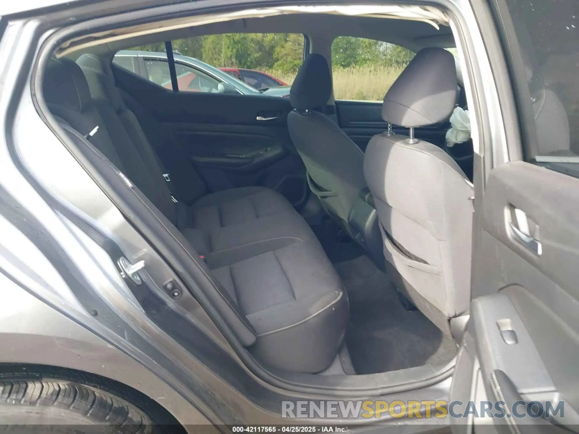 8 Photograph of a damaged car 1N4BL4BW9LC176675 NISSAN ALTIMA 2020