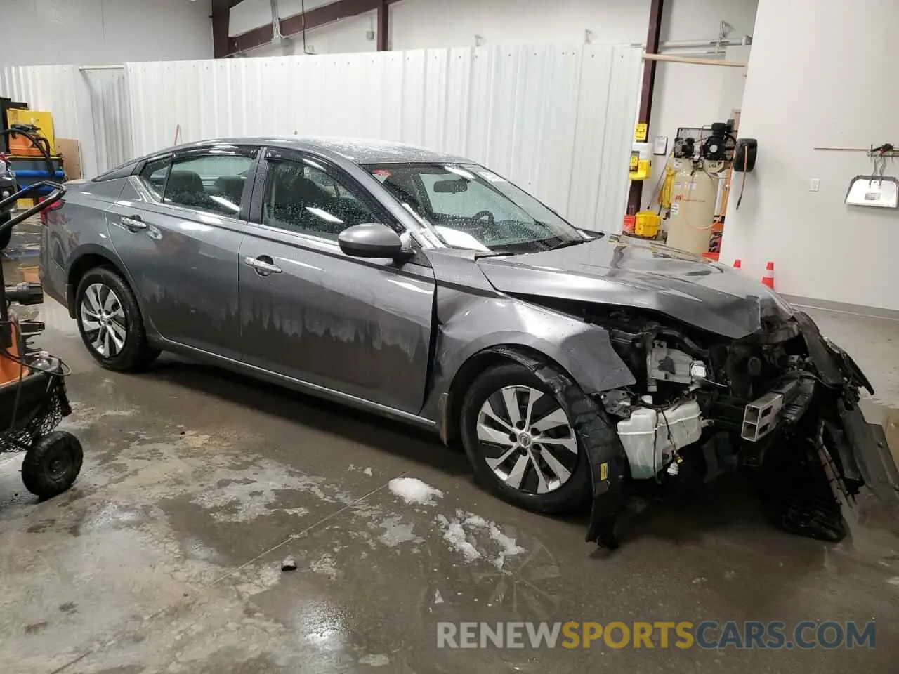 4 Photograph of a damaged car 1N4BL4BW9LC275612 NISSAN ALTIMA 2020