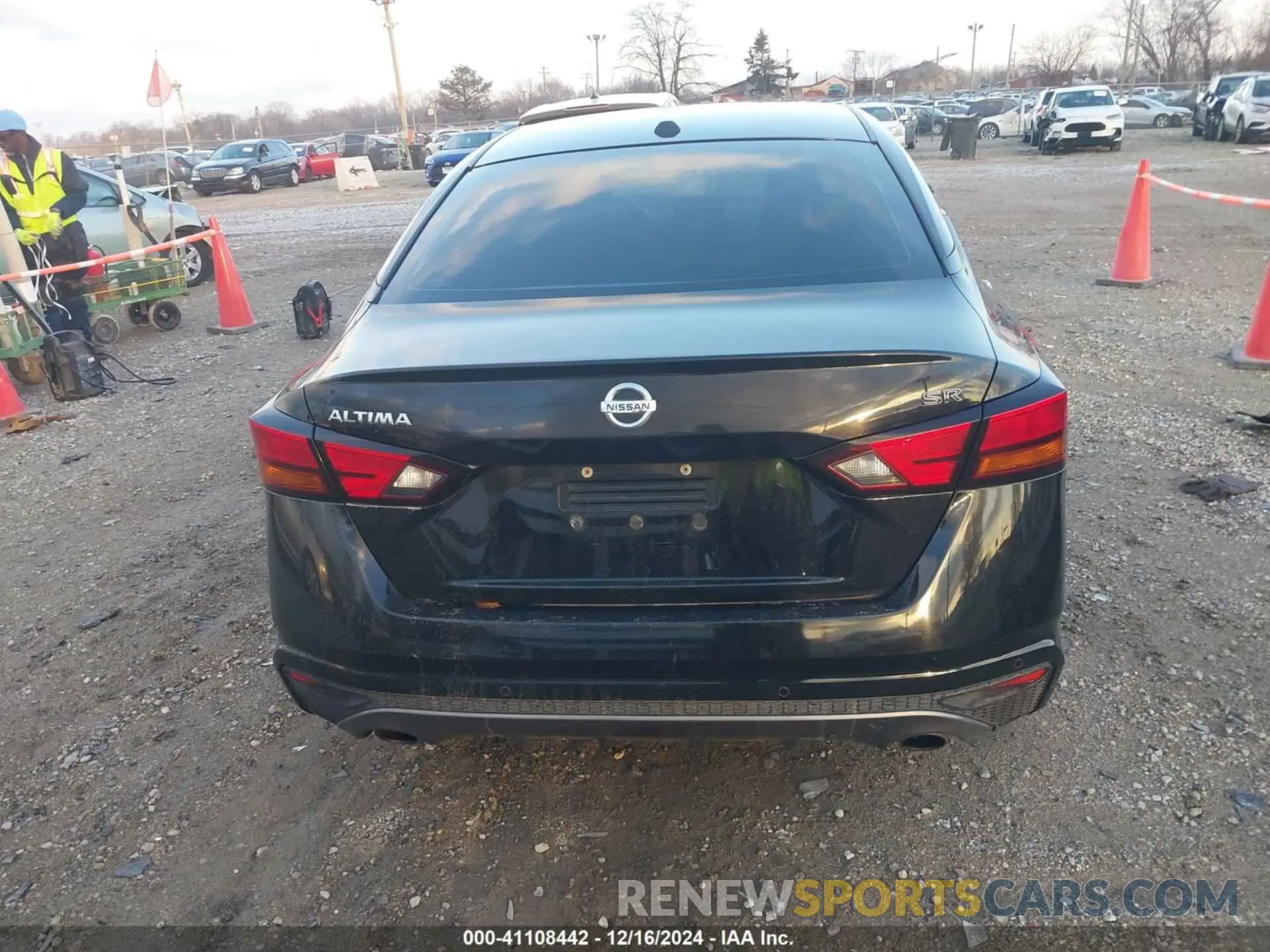 17 Photograph of a damaged car 1N4BL4CV0LC160760 NISSAN ALTIMA 2020