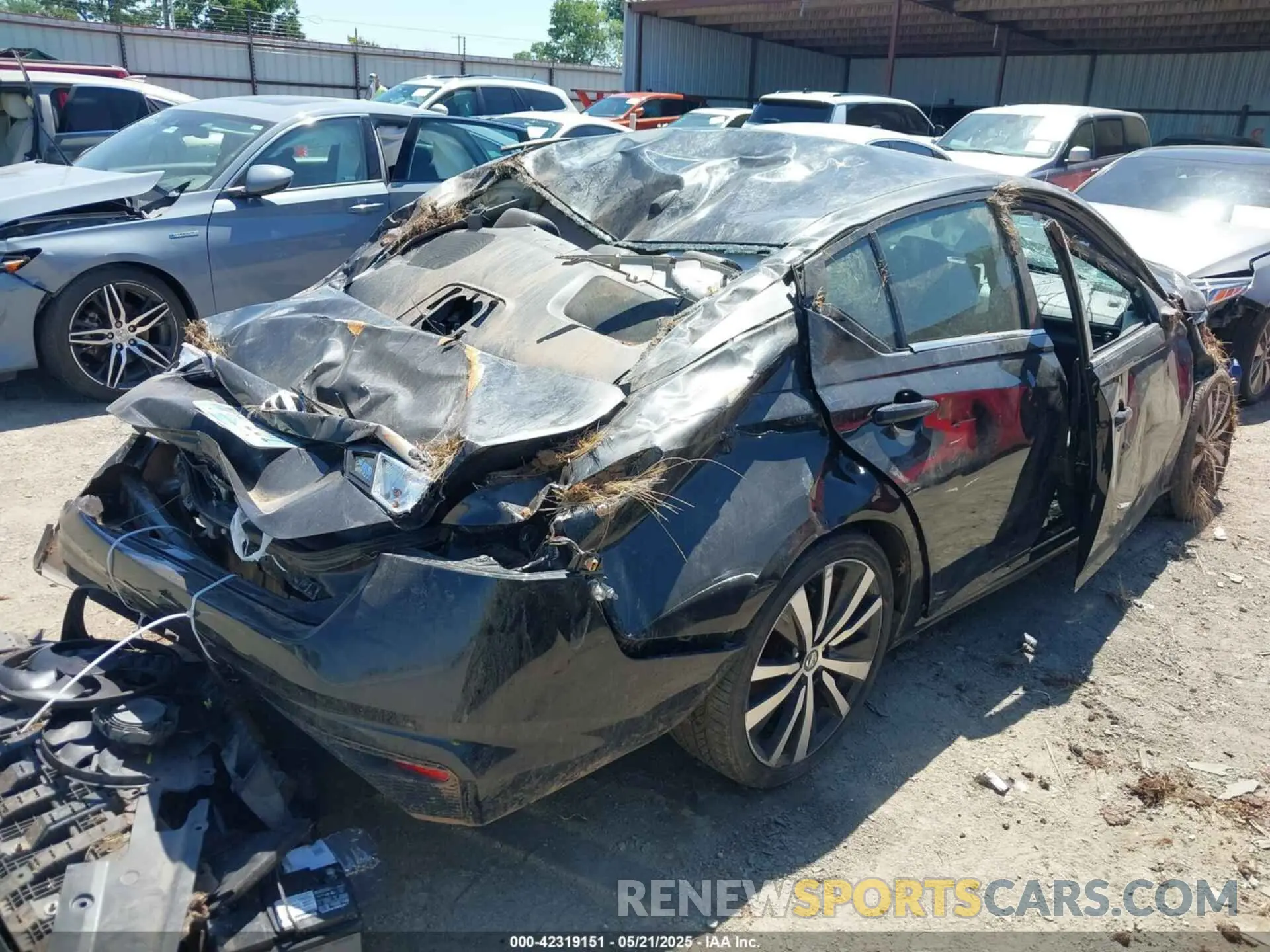 4 Photograph of a damaged car 1N4BL4CV0LC197890 NISSAN ALTIMA 2020