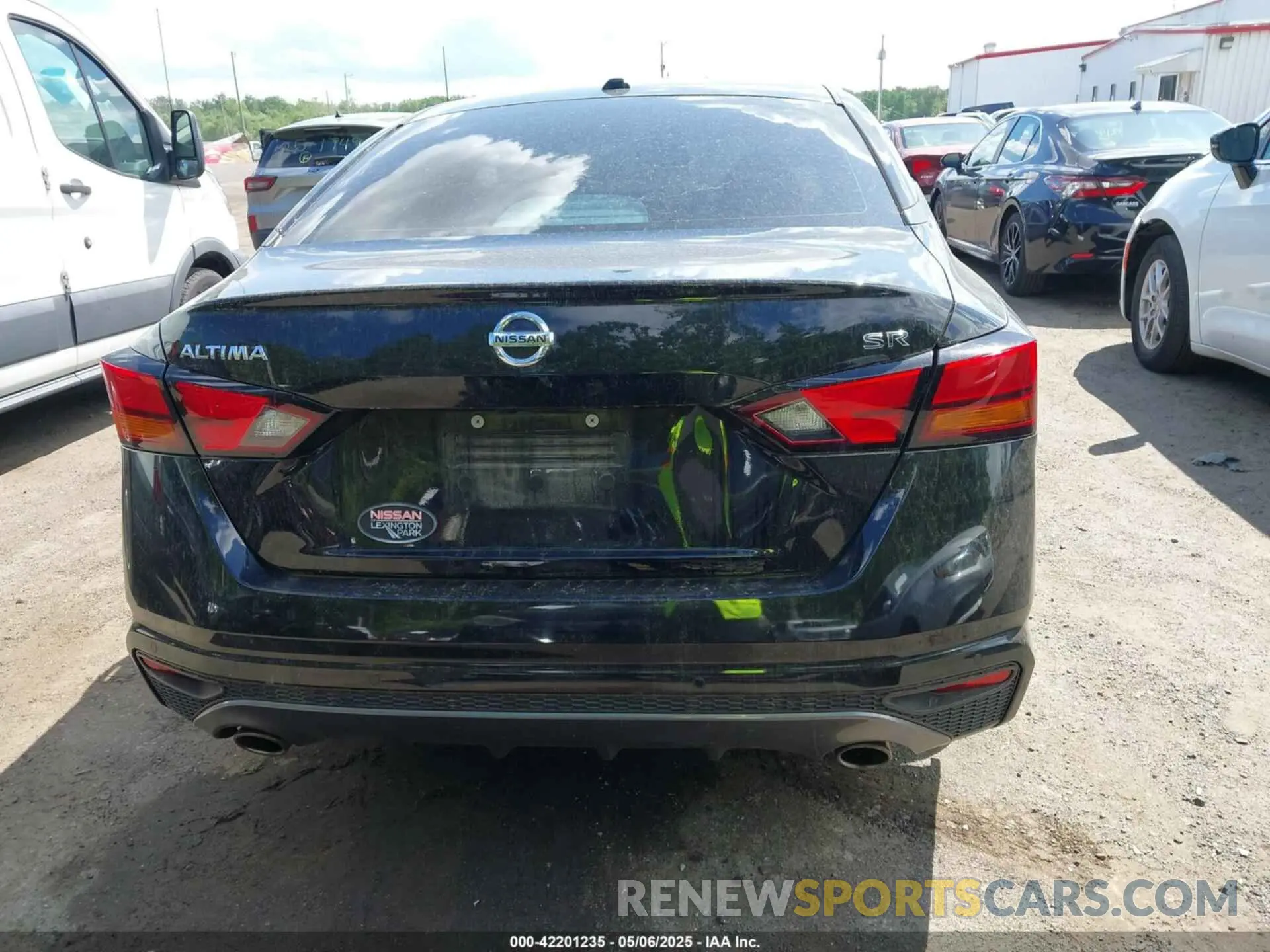 16 Photograph of a damaged car 1N4BL4CV0LC252810 NISSAN ALTIMA 2020