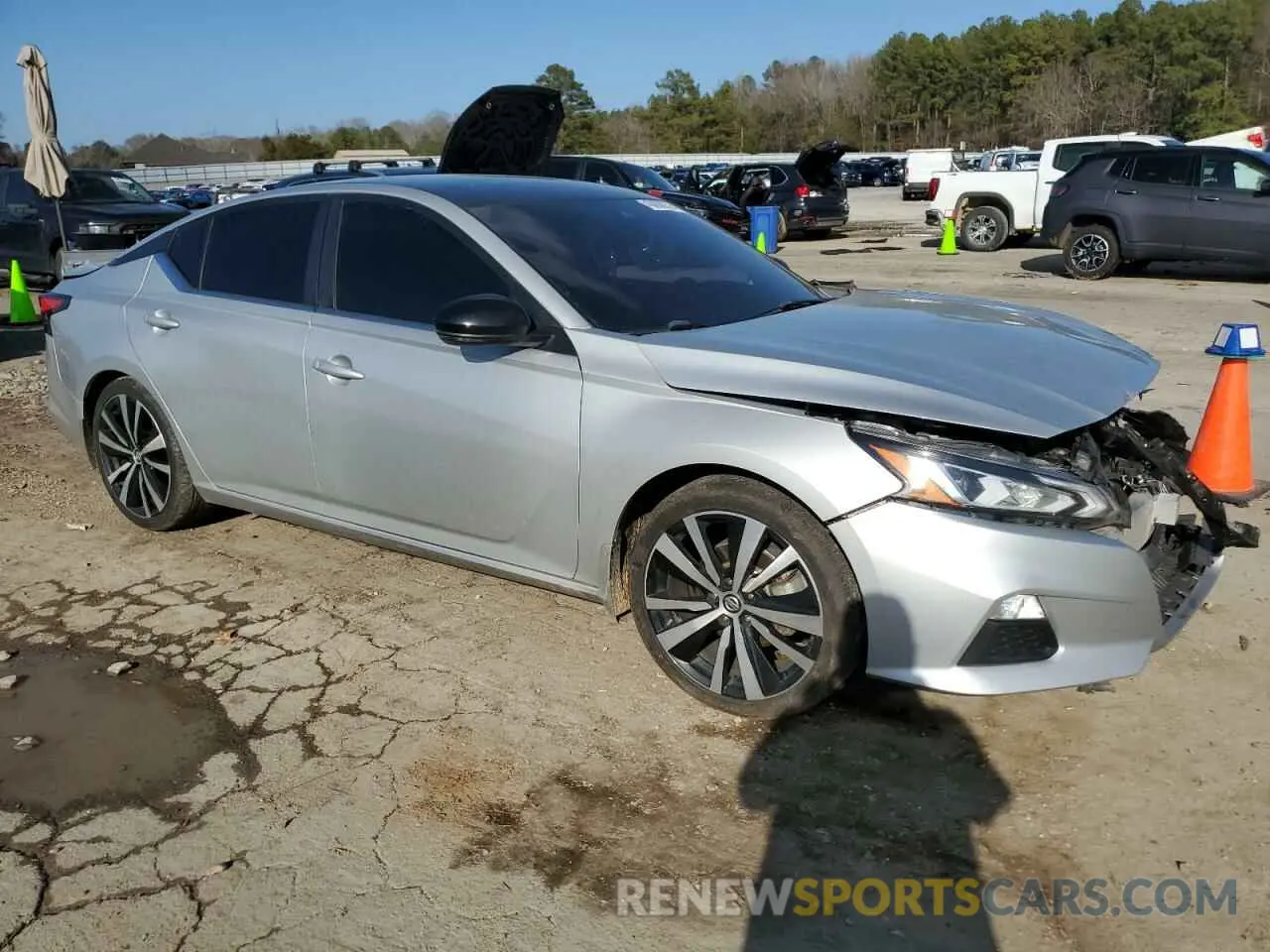 4 Photograph of a damaged car 1N4BL4CV0LN311231 NISSAN ALTIMA 2020