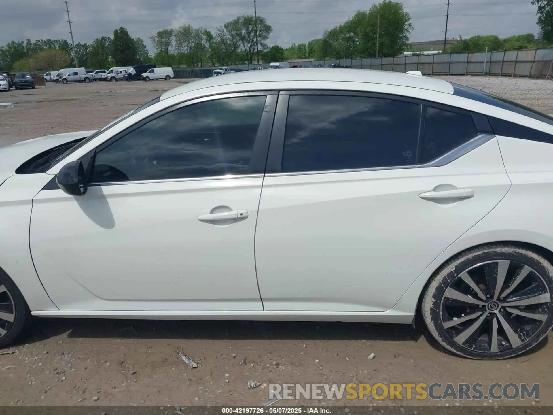 15 Photograph of a damaged car 1N4BL4CV0LN314050 NISSAN ALTIMA 2020
