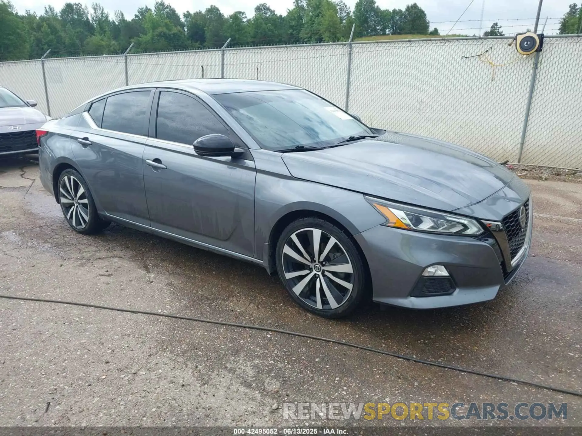 1 Photograph of a damaged car 1N4BL4CV0LN320723 NISSAN ALTIMA 2020