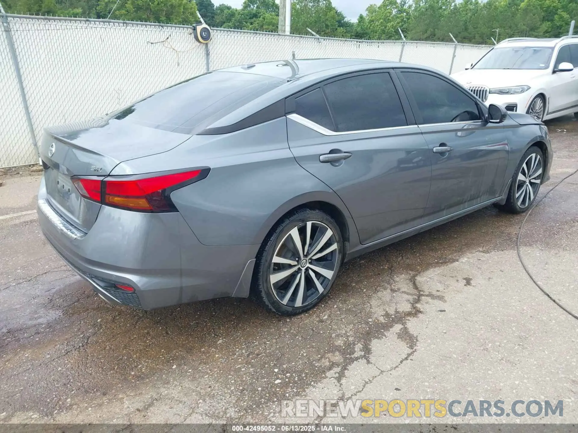4 Photograph of a damaged car 1N4BL4CV0LN320723 NISSAN ALTIMA 2020