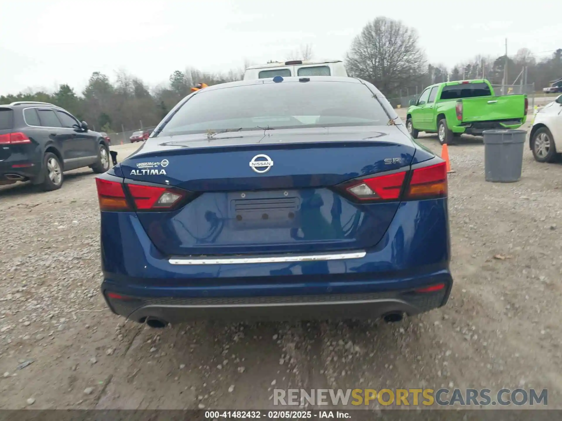 17 Photograph of a damaged car 1N4BL4CV1LC283483 NISSAN ALTIMA 2020