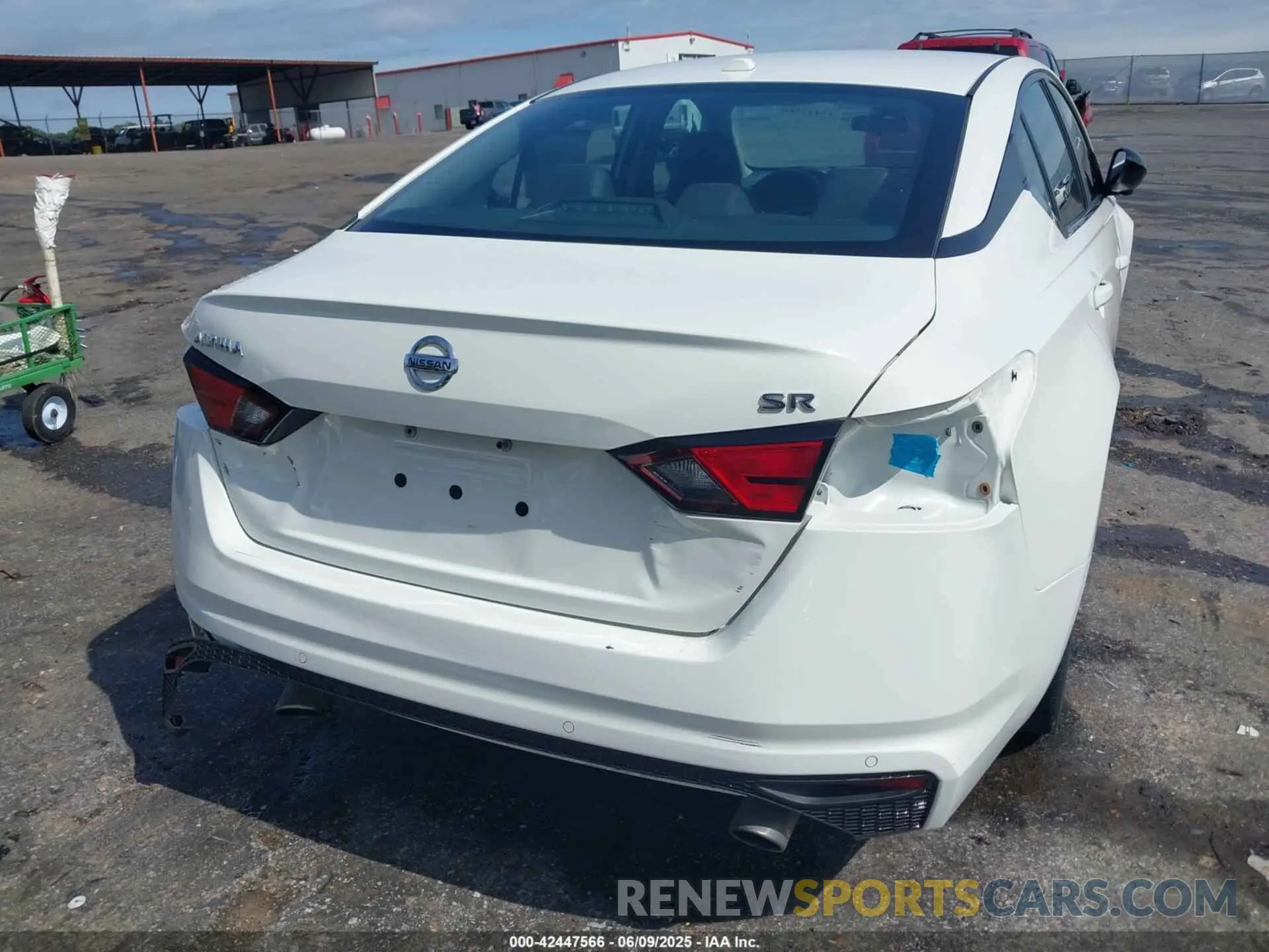 18 Photograph of a damaged car 1N4BL4CV1LN308032 NISSAN ALTIMA 2020
