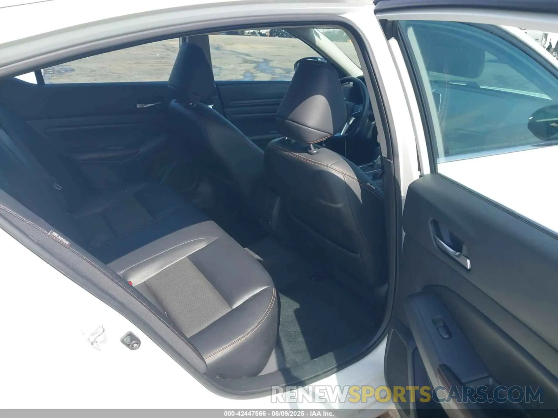 8 Photograph of a damaged car 1N4BL4CV1LN308032 NISSAN ALTIMA 2020