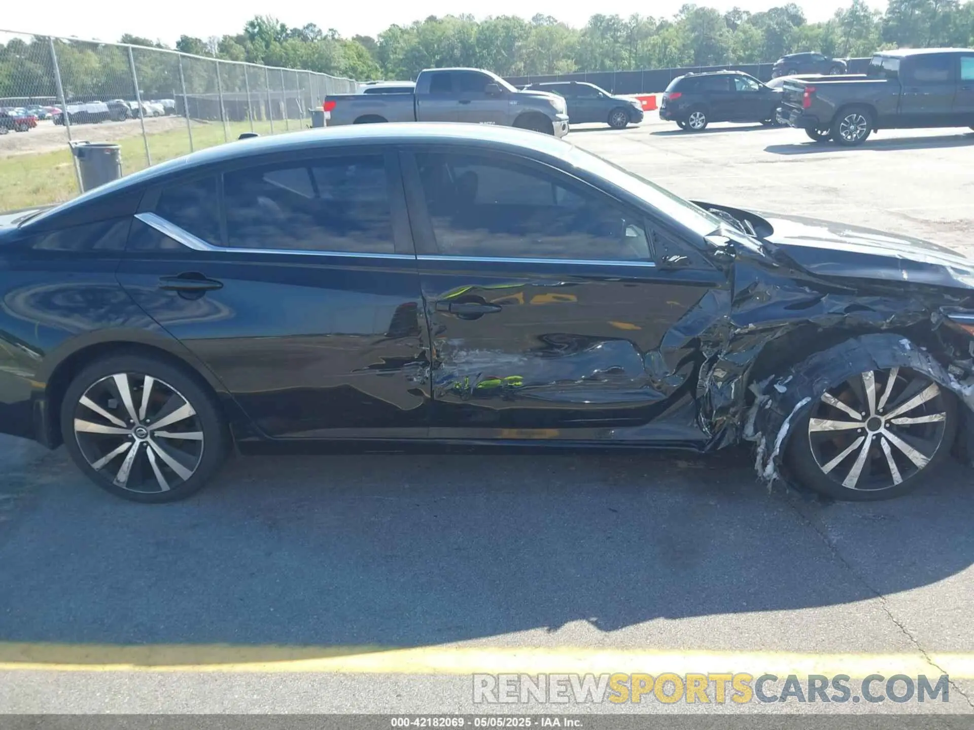 13 Photograph of a damaged car 1N4BL4CV2LC172411 NISSAN ALTIMA 2020