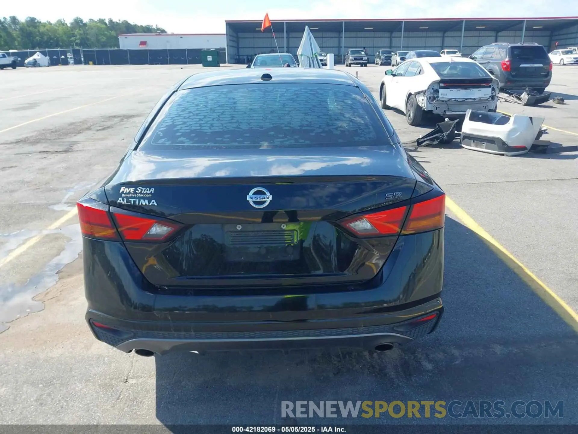 16 Photograph of a damaged car 1N4BL4CV2LC172411 NISSAN ALTIMA 2020