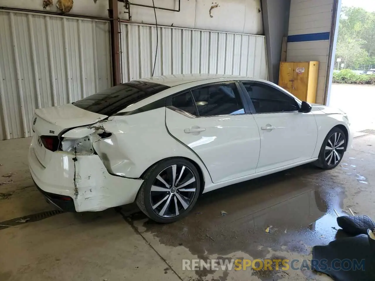 3 Photograph of a damaged car 1N4BL4CV2LC175499 NISSAN ALTIMA 2020