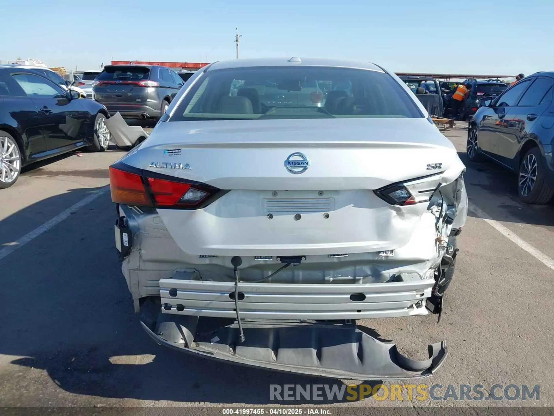 17 Photograph of a damaged car 1N4BL4CV2LC233031 NISSAN ALTIMA 2020