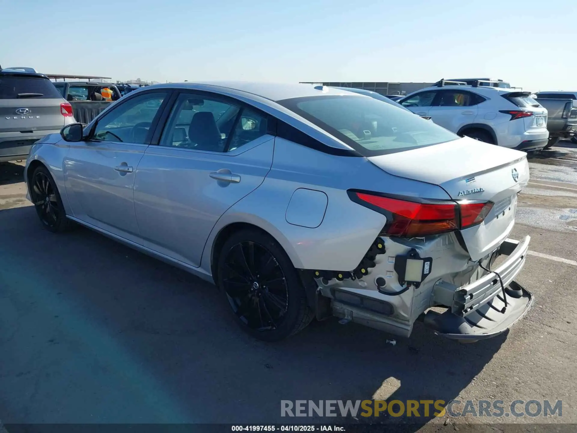 3 Photograph of a damaged car 1N4BL4CV2LC233031 NISSAN ALTIMA 2020