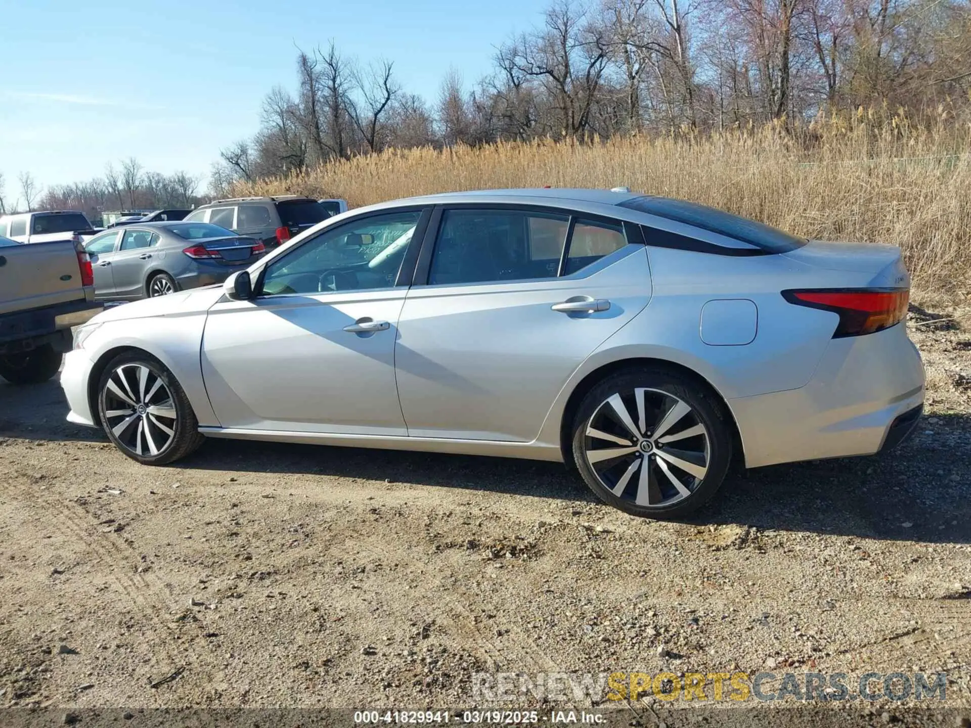 15 Photograph of a damaged car 1N4BL4CV3LC135383 NISSAN ALTIMA 2020