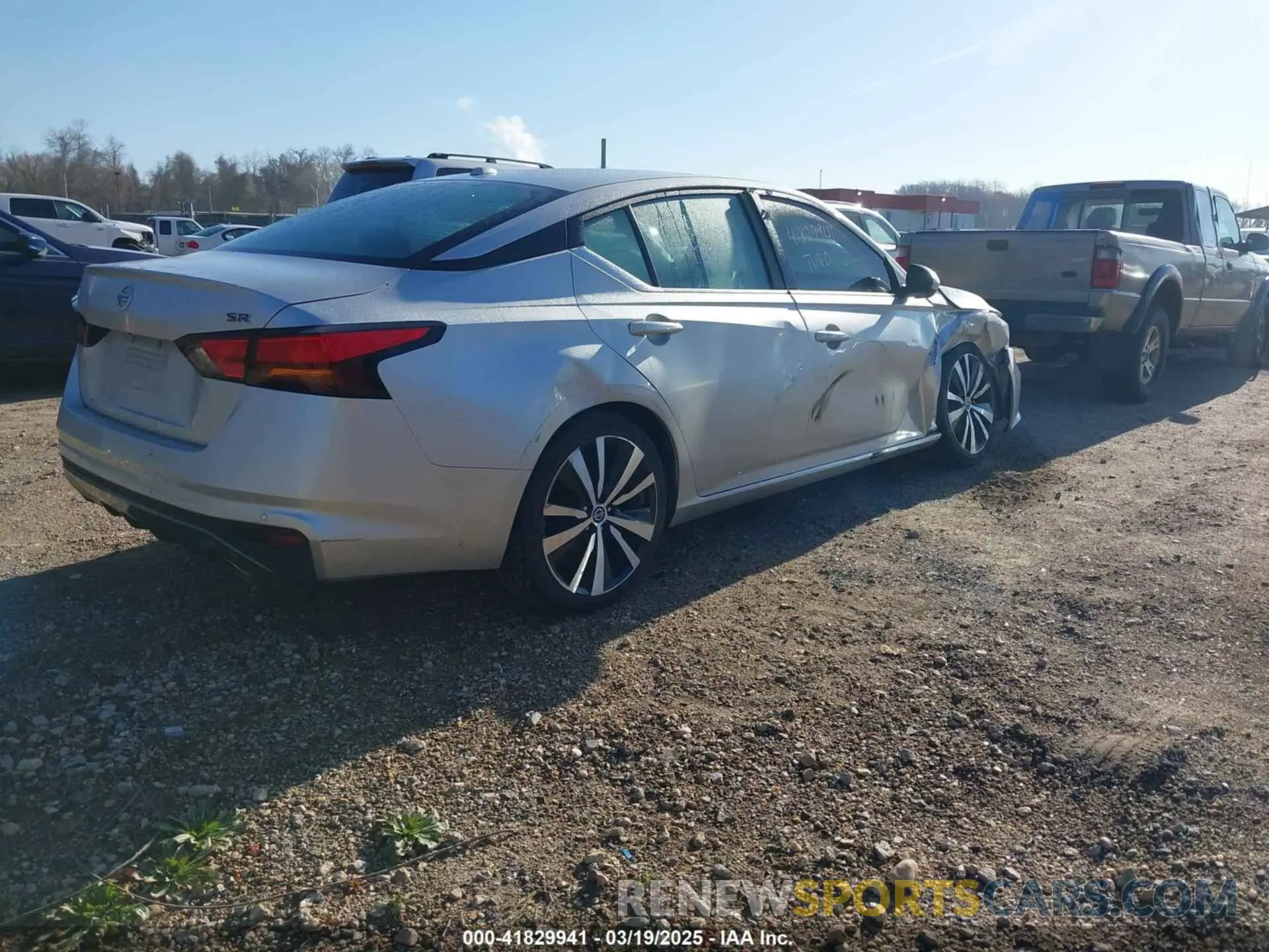 4 Photograph of a damaged car 1N4BL4CV3LC135383 NISSAN ALTIMA 2020