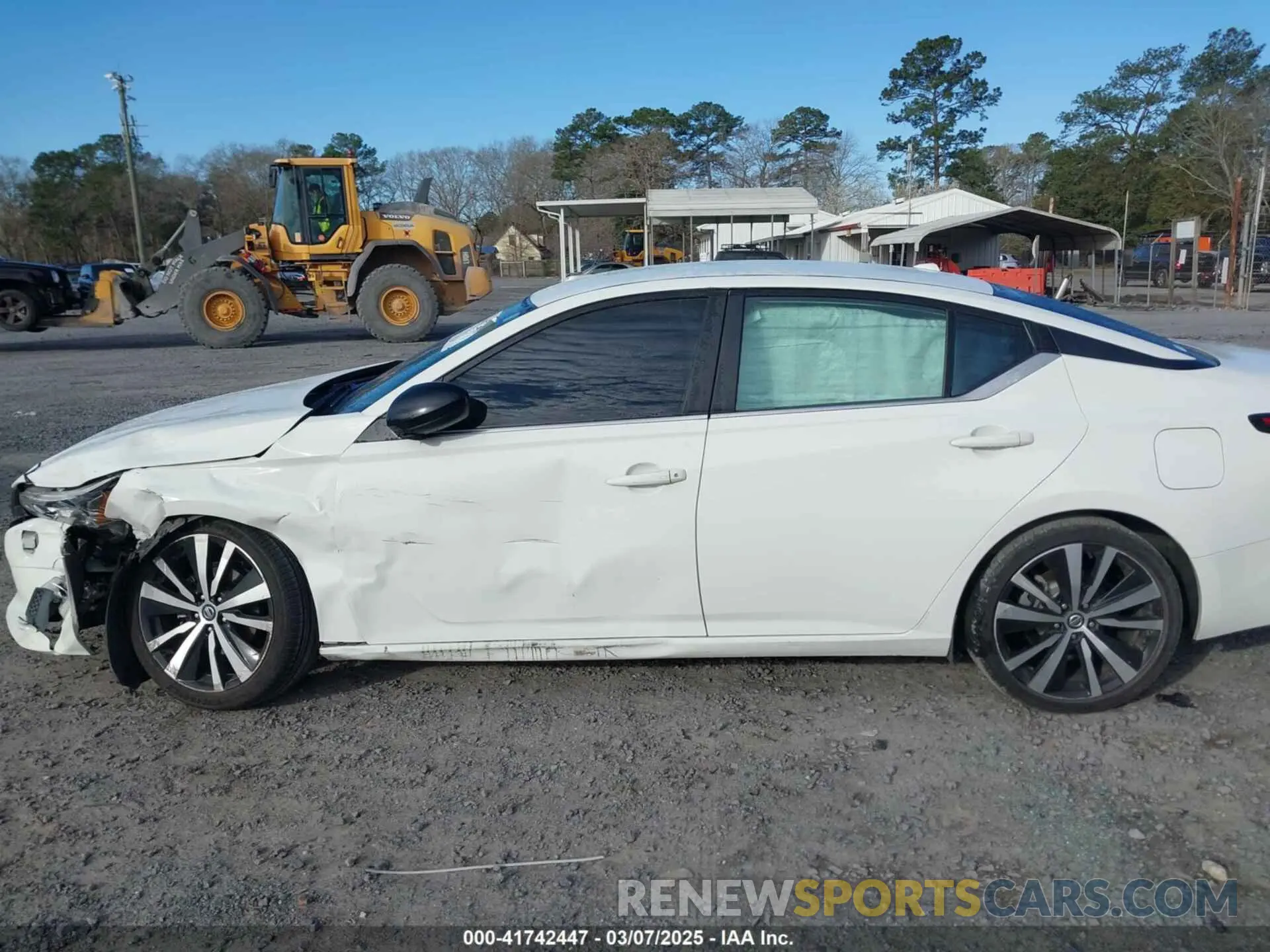 14 Photograph of a damaged car 1N4BL4CV3LC136128 NISSAN ALTIMA 2020