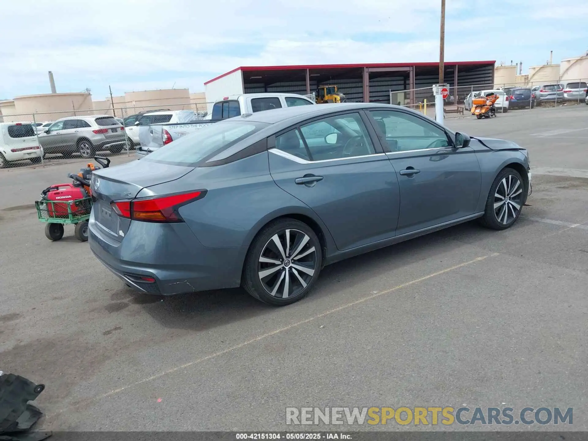 4 Photograph of a damaged car 1N4BL4CV3LC188438 NISSAN ALTIMA 2020