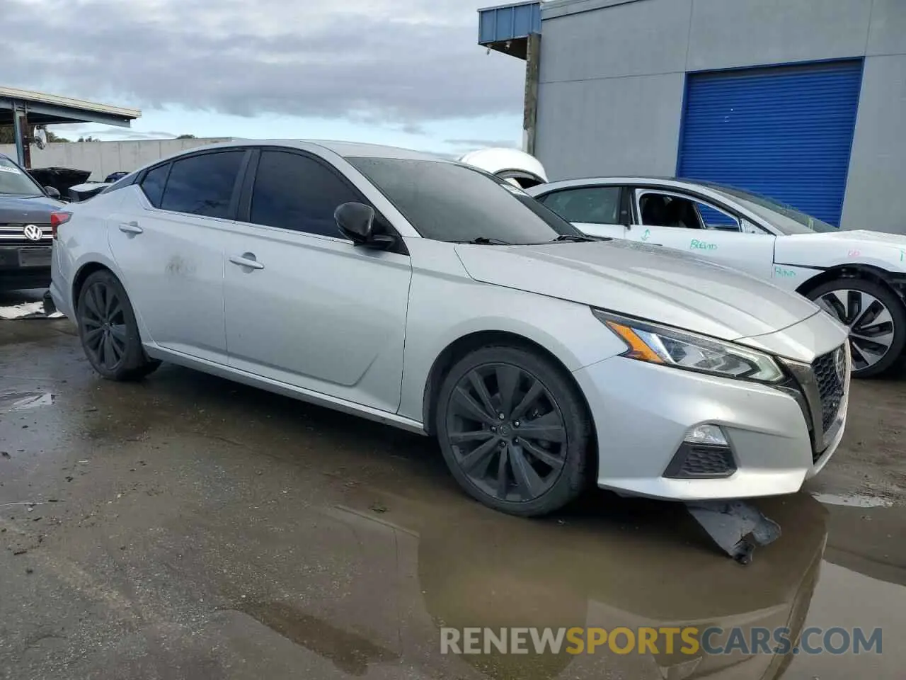 4 Photograph of a damaged car 1N4BL4CV3LC249495 NISSAN ALTIMA 2020