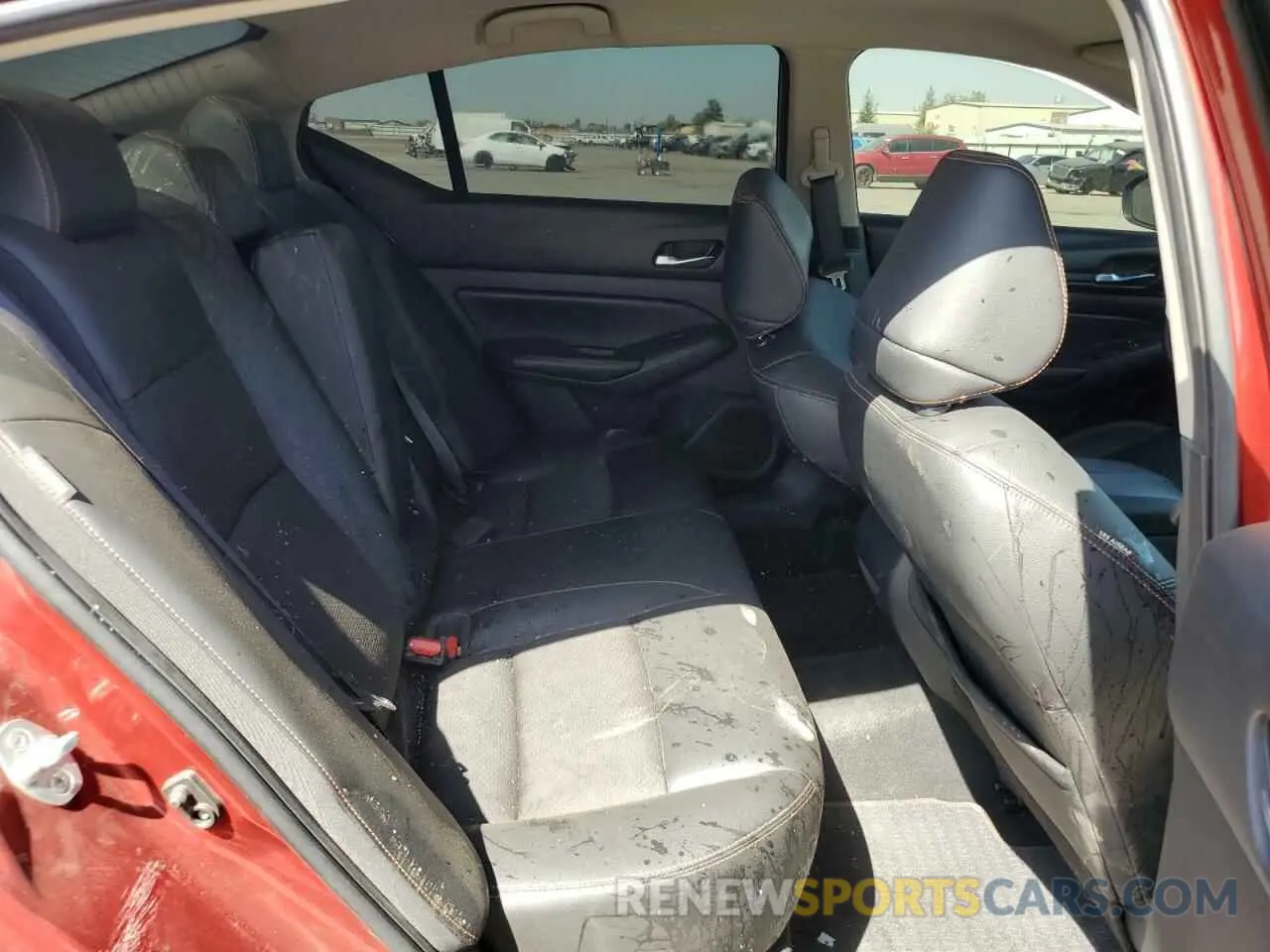 10 Photograph of a damaged car 1N4BL4CV3LC252462 NISSAN ALTIMA 2020