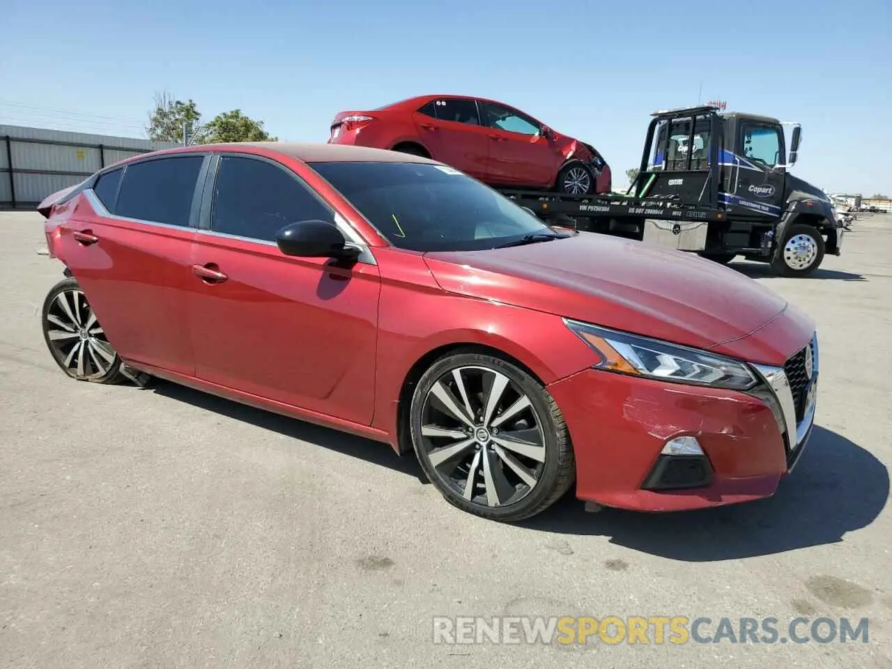 4 Photograph of a damaged car 1N4BL4CV3LC252462 NISSAN ALTIMA 2020