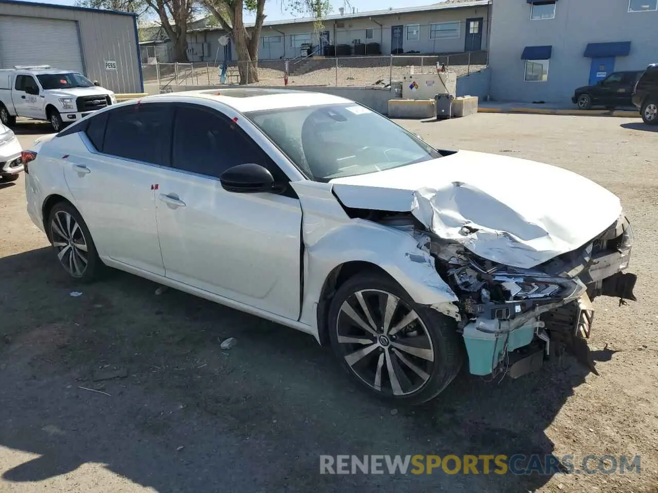 4 Photograph of a damaged car 1N4BL4CV3LN309232 NISSAN ALTIMA 2020