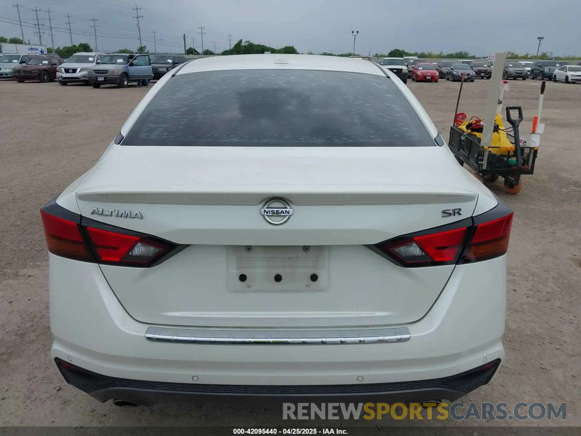 17 Photograph of a damaged car 1N4BL4CV4LC125218 NISSAN ALTIMA 2020