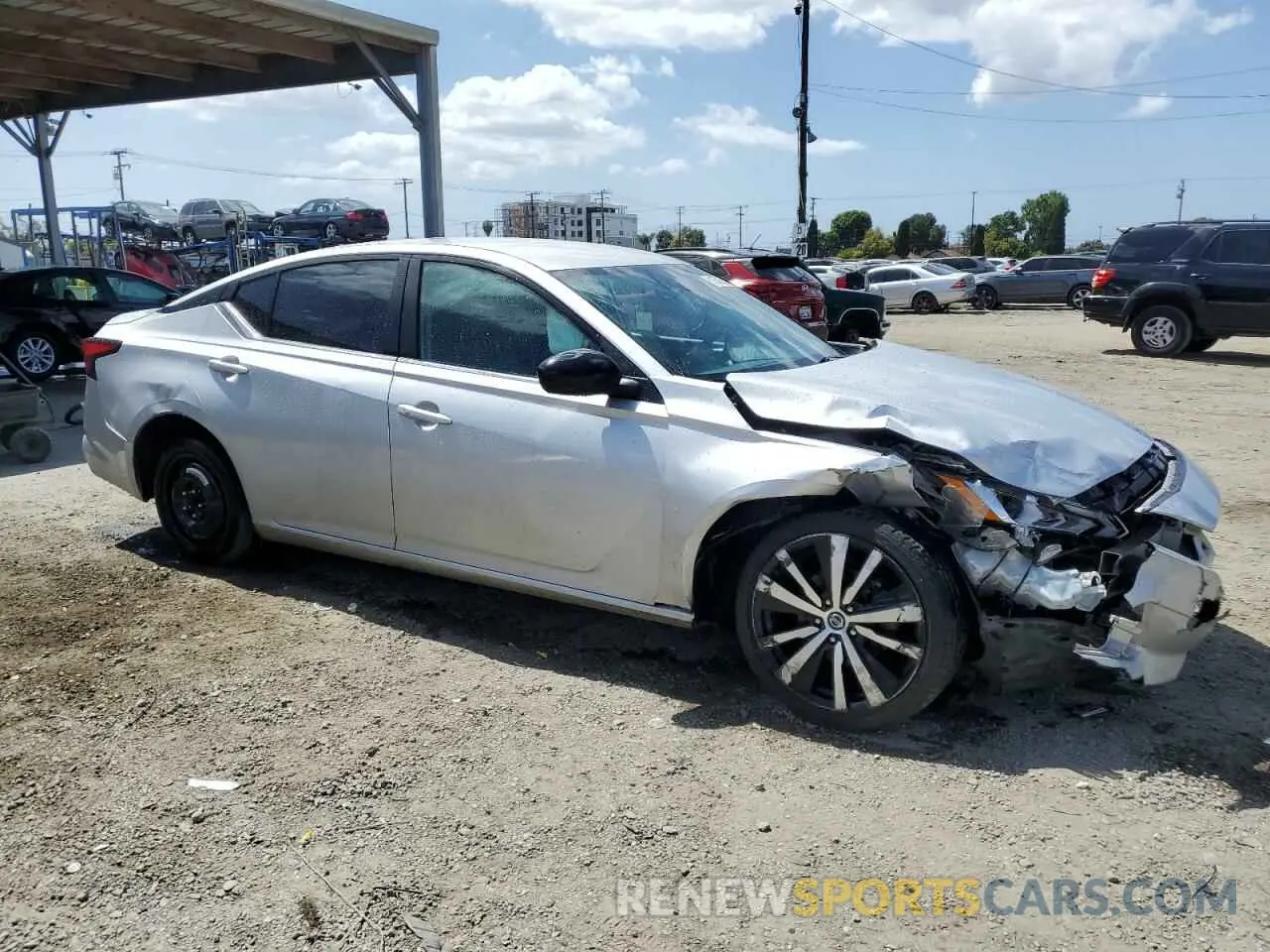 4 Photograph of a damaged car 1N4BL4CV4LC132041 NISSAN ALTIMA 2020