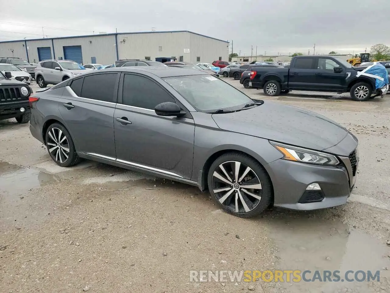 4 Photograph of a damaged car 1N4BL4CV4LC136302 NISSAN ALTIMA 2020