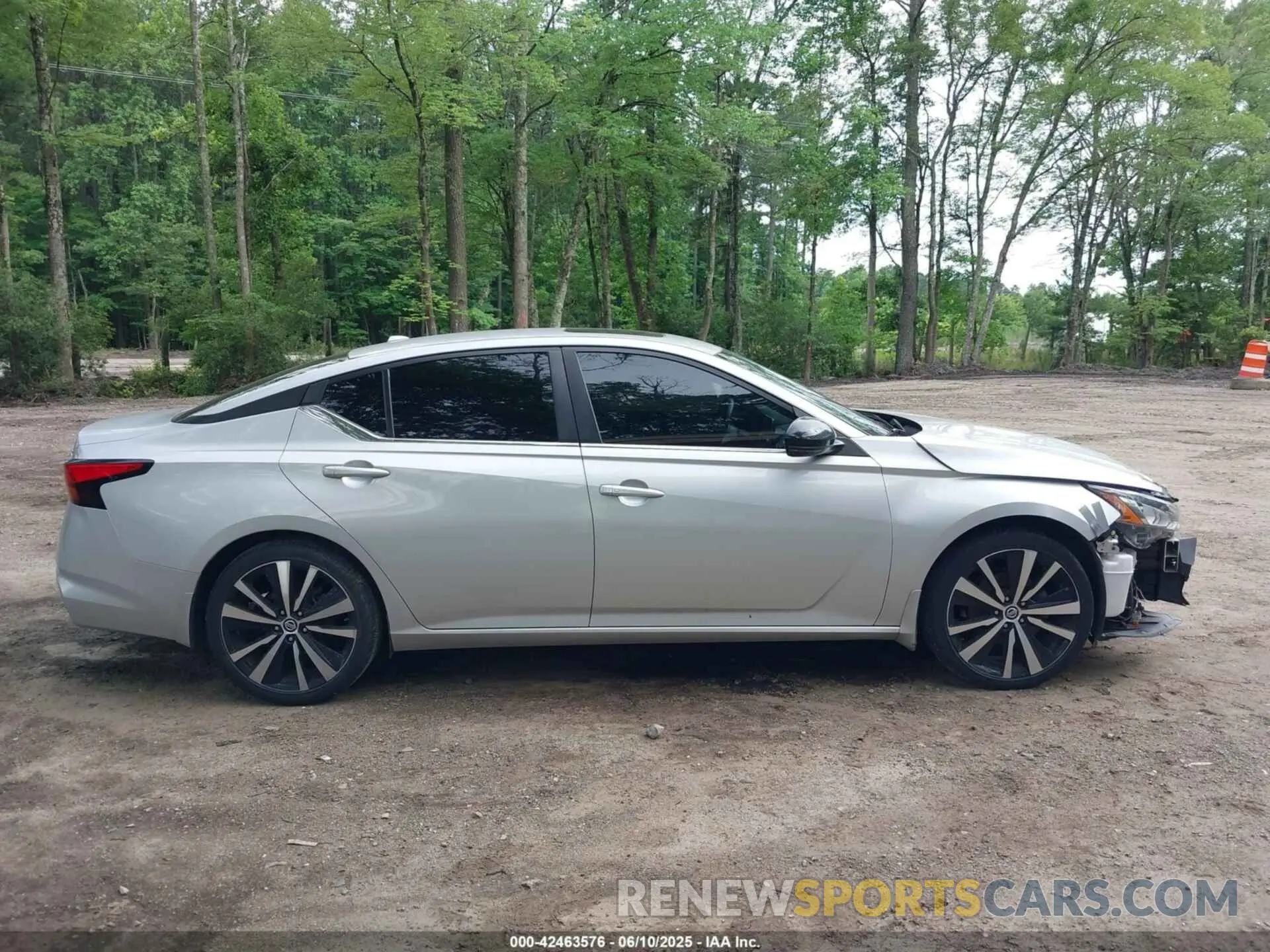 14 Photograph of a damaged car 1N4BL4CV4LC213587 NISSAN ALTIMA 2020