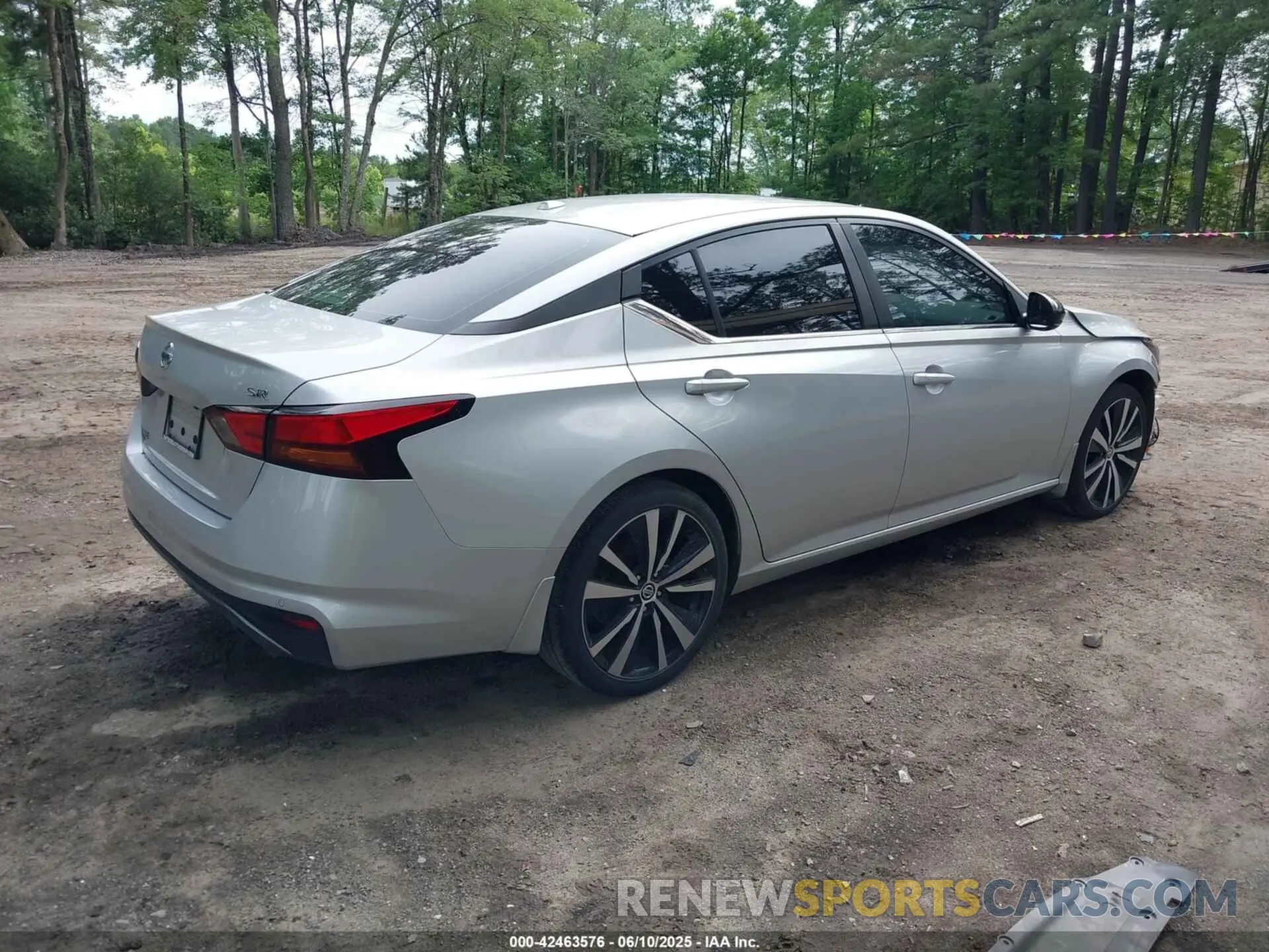 4 Photograph of a damaged car 1N4BL4CV4LC213587 NISSAN ALTIMA 2020