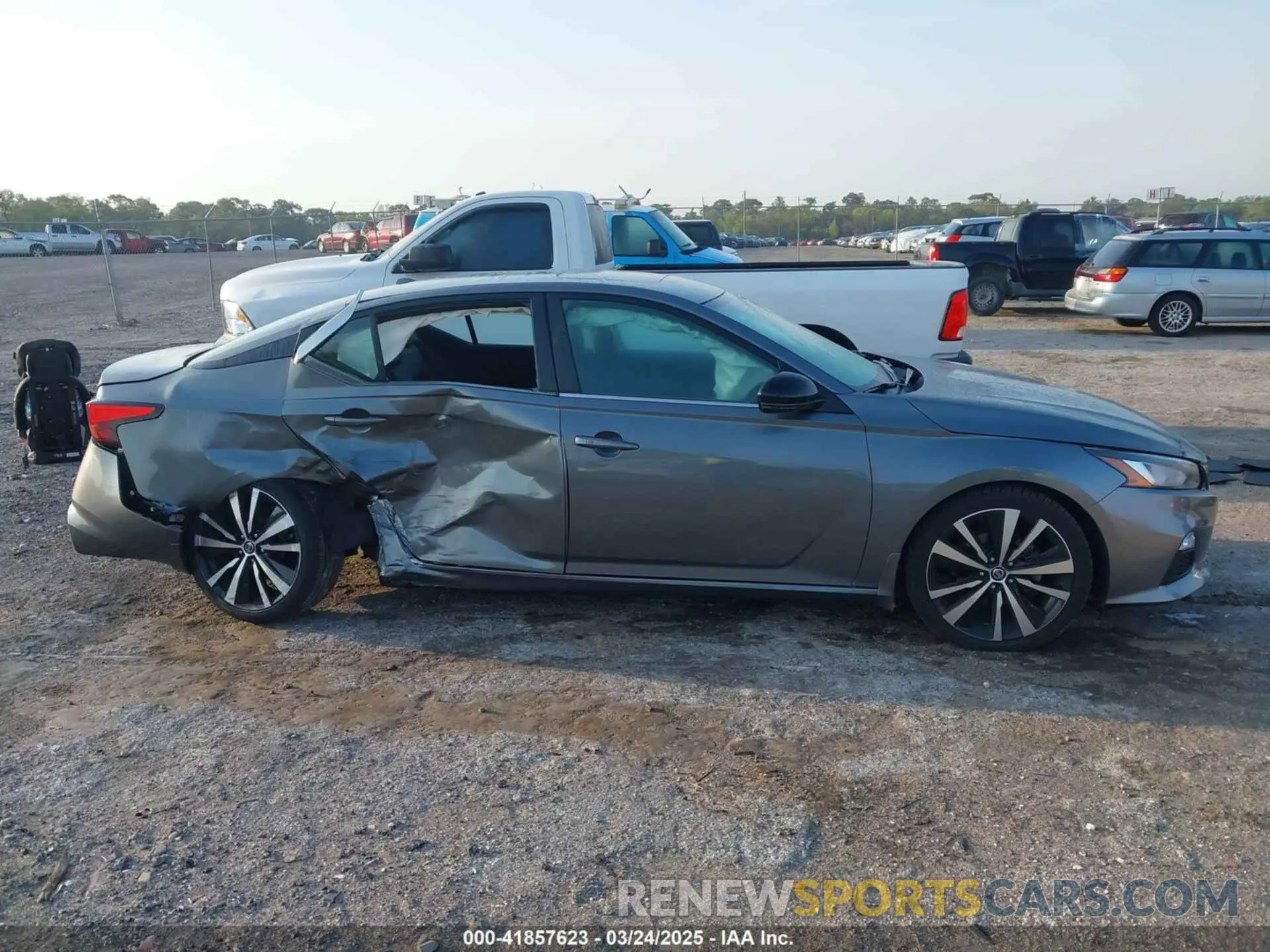 13 Photograph of a damaged car 1N4BL4CV4LC260151 NISSAN ALTIMA 2020