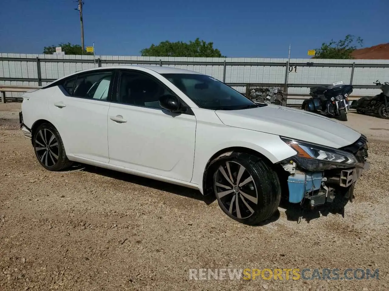 4 Photograph of a damaged car 1N4BL4CV4LN309658 NISSAN ALTIMA 2020