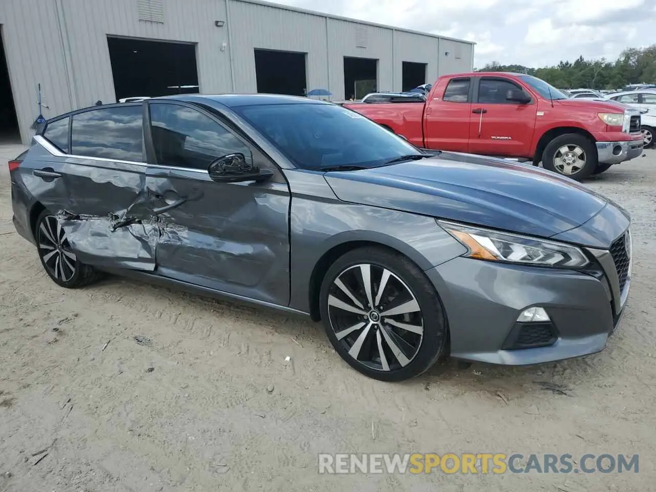 4 Photograph of a damaged car 1N4BL4CV4LN317209 NISSAN ALTIMA 2020