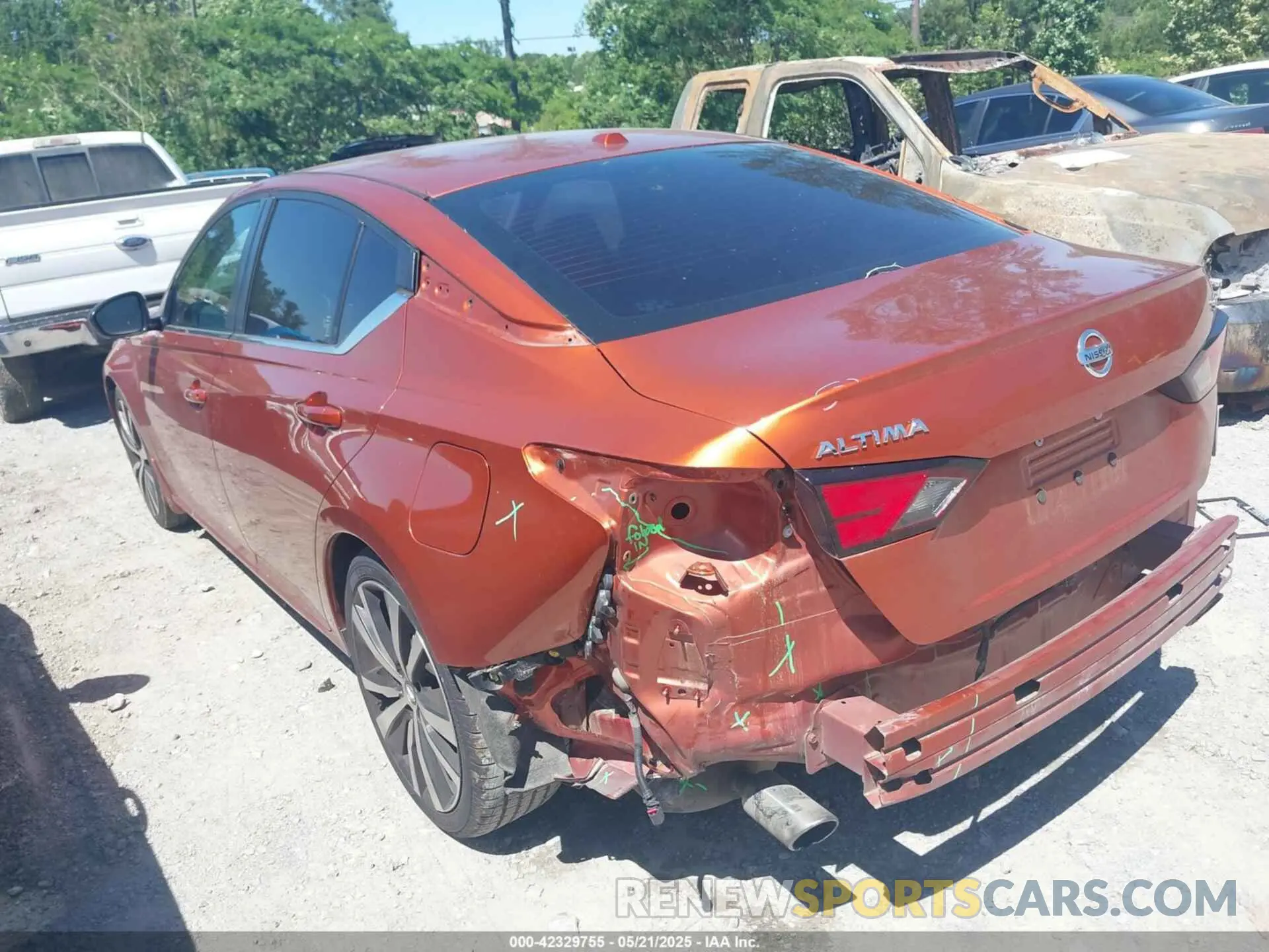 3 Photograph of a damaged car 1N4BL4CV5LC123106 NISSAN ALTIMA 2020
