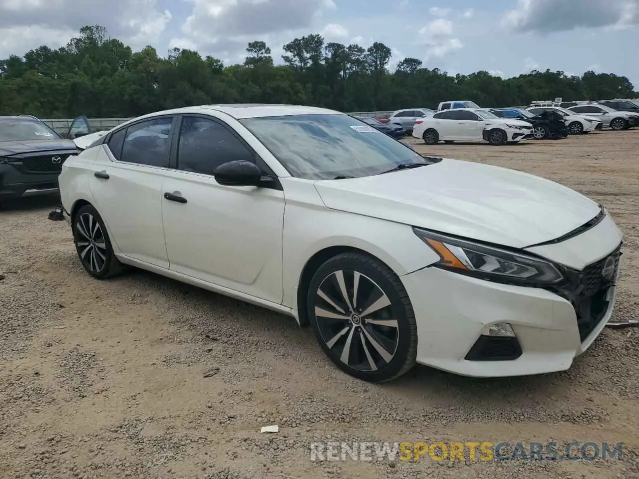 4 Photograph of a damaged car 1N4BL4CV5LC256206 NISSAN ALTIMA 2020