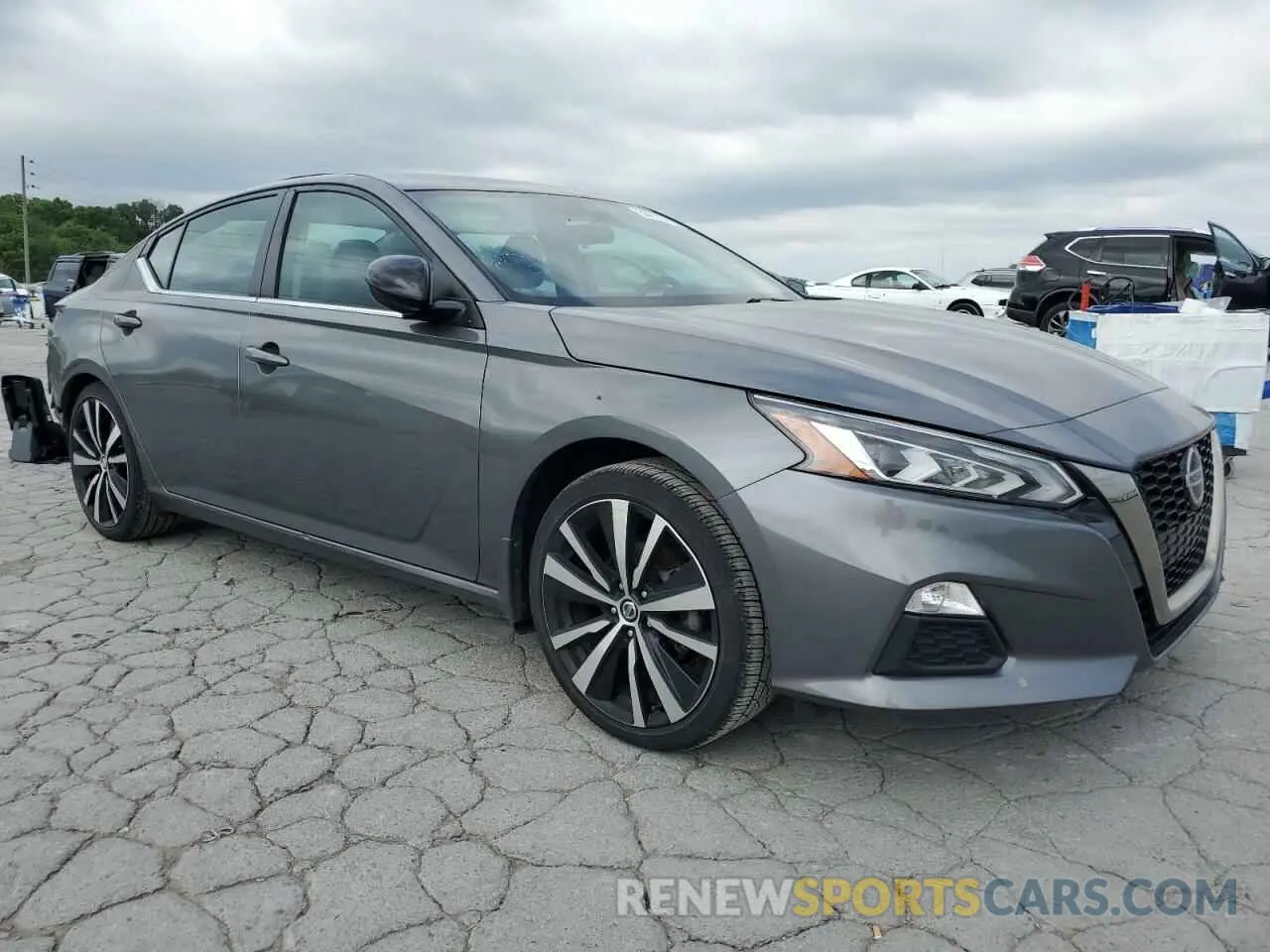 4 Photograph of a damaged car 1N4BL4CV5LC282868 NISSAN ALTIMA 2020