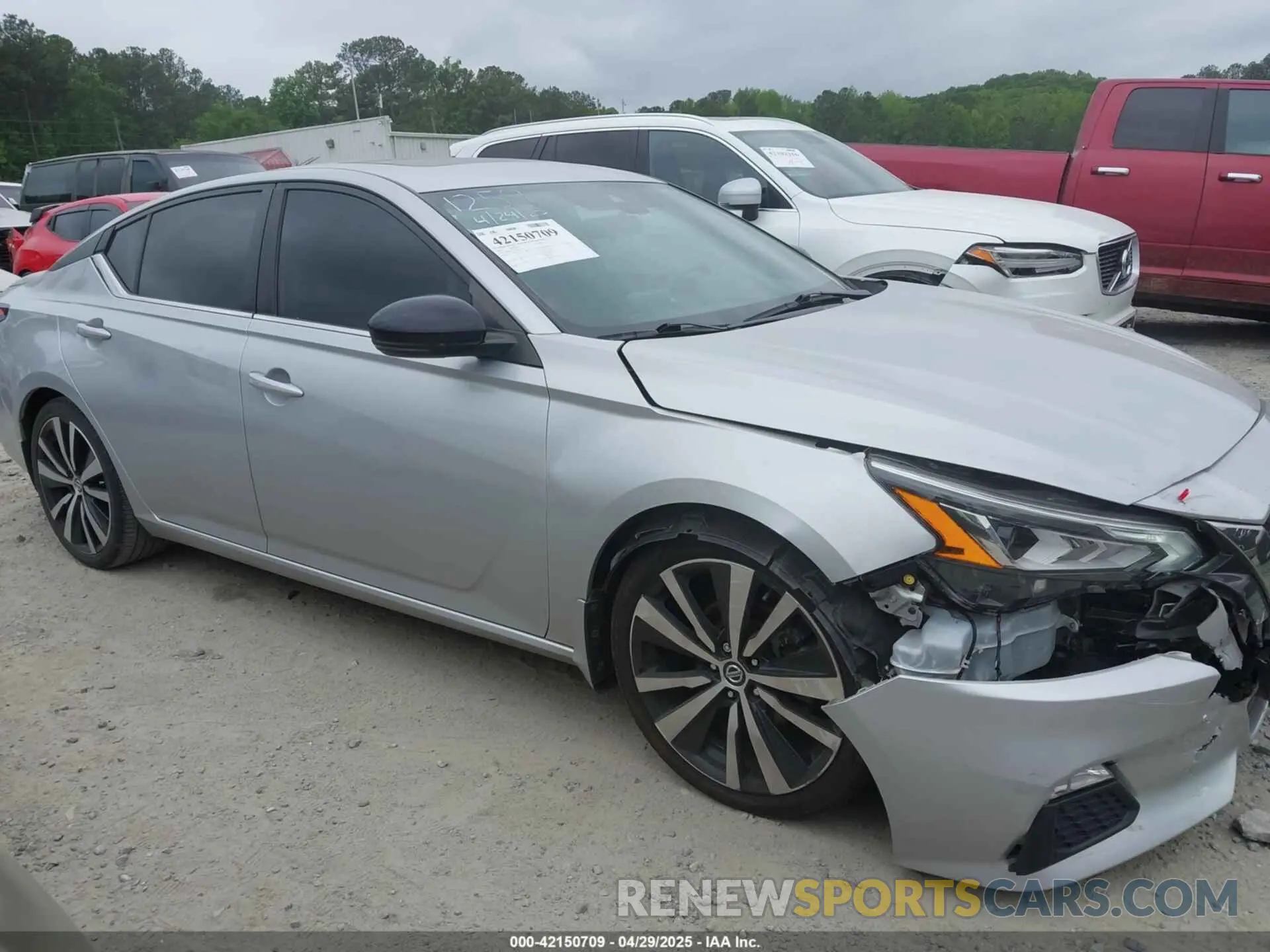 13 Photograph of a damaged car 1N4BL4CV5LN301259 NISSAN ALTIMA 2020