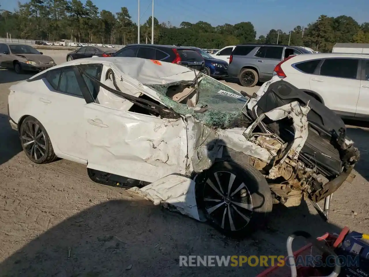 4 Photograph of a damaged car 1N4BL4CV6LC142733 NISSAN ALTIMA 2020