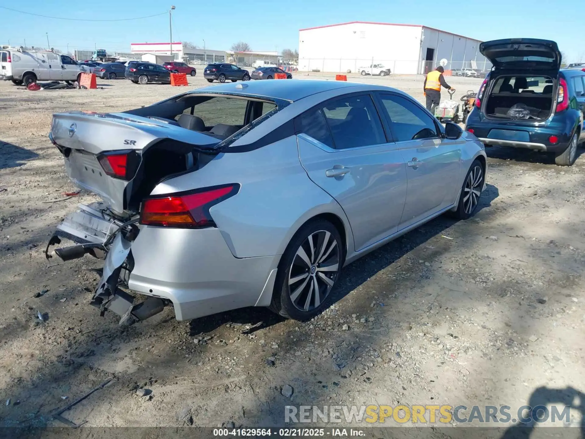 4 Photograph of a damaged car 1N4BL4CV6LC166014 NISSAN ALTIMA 2020