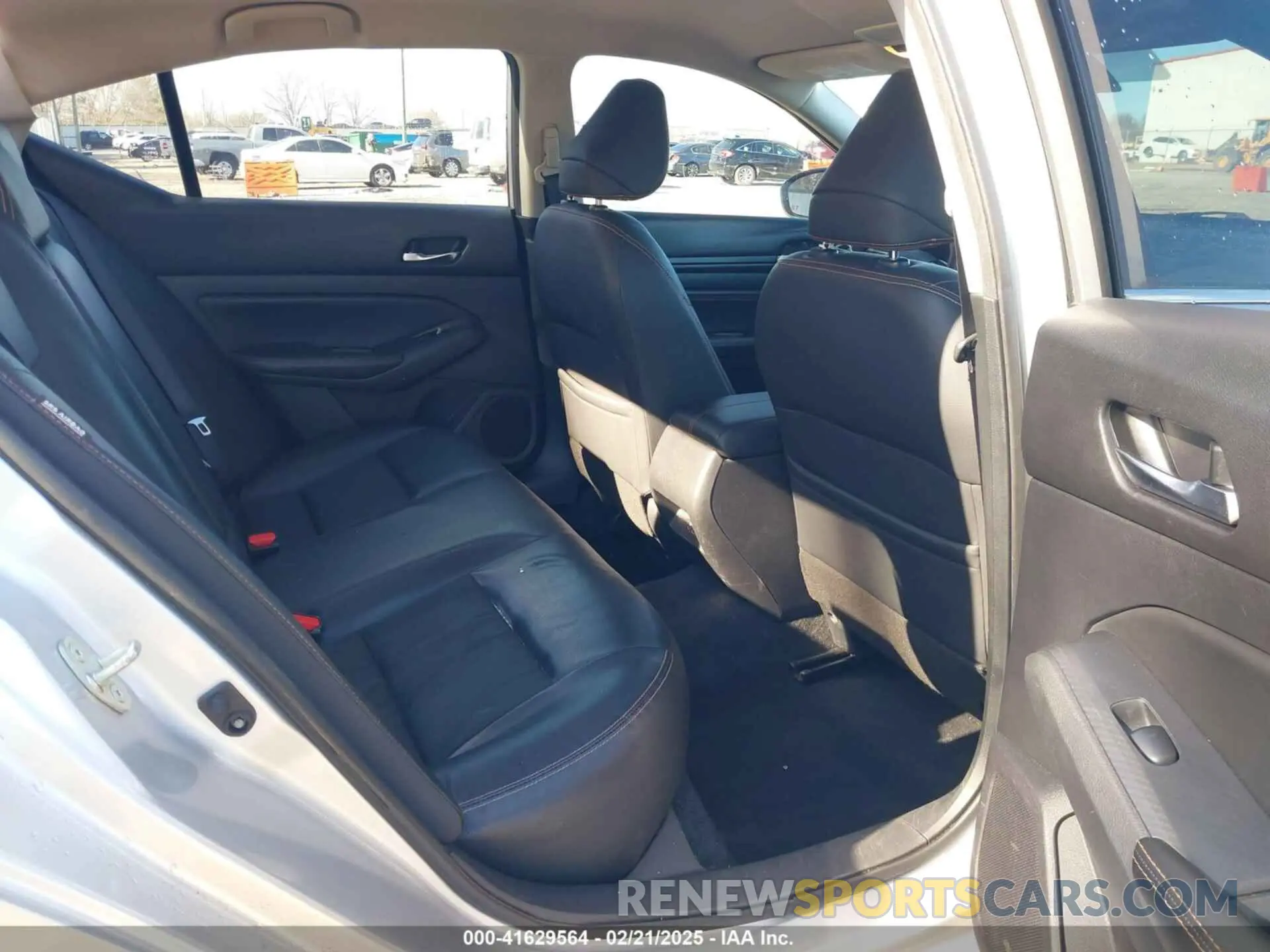 8 Photograph of a damaged car 1N4BL4CV6LC166014 NISSAN ALTIMA 2020